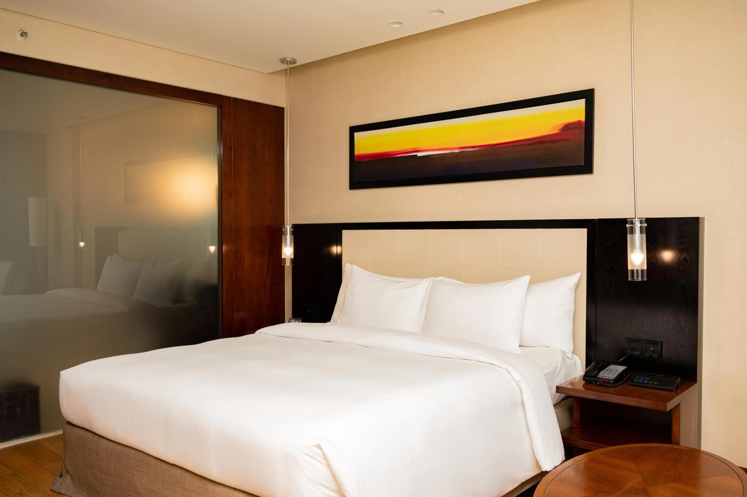 Photo of the whole room, Bed in DoubleTree by Hilton-Pune Chinchwad