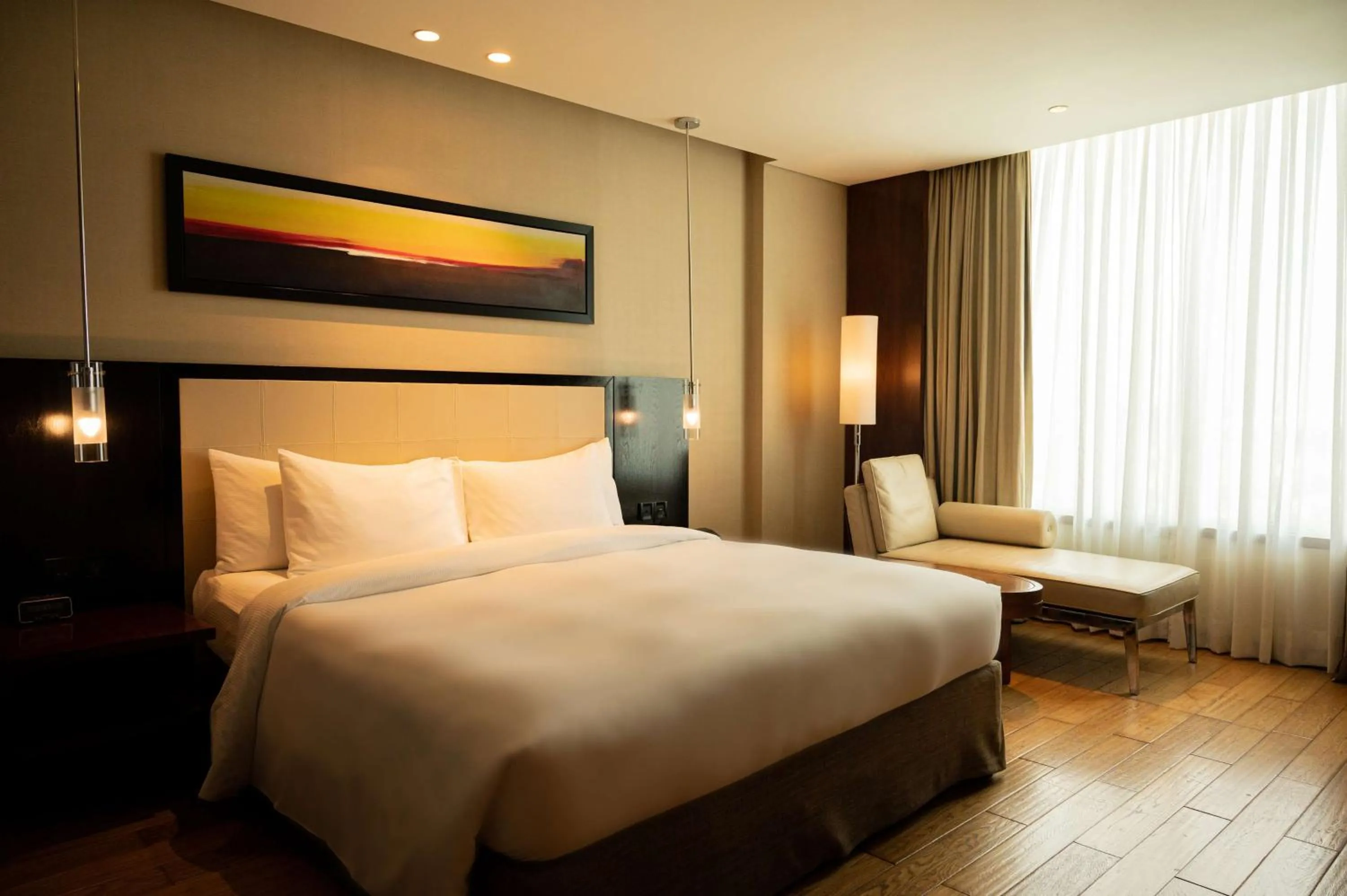 Bed in DoubleTree by Hilton-Pune Chinchwad