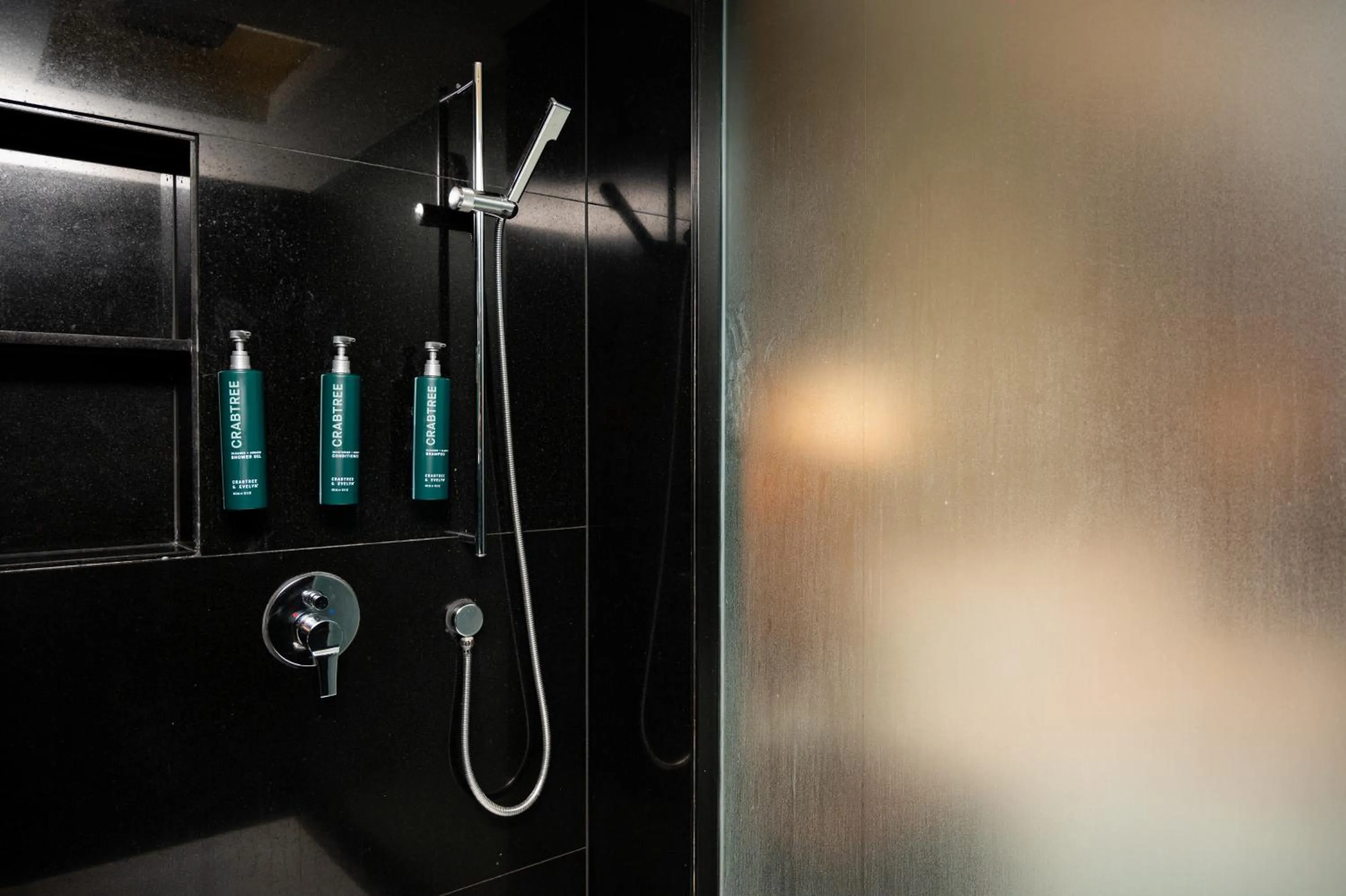 Bathroom in DoubleTree by Hilton-Pune Chinchwad