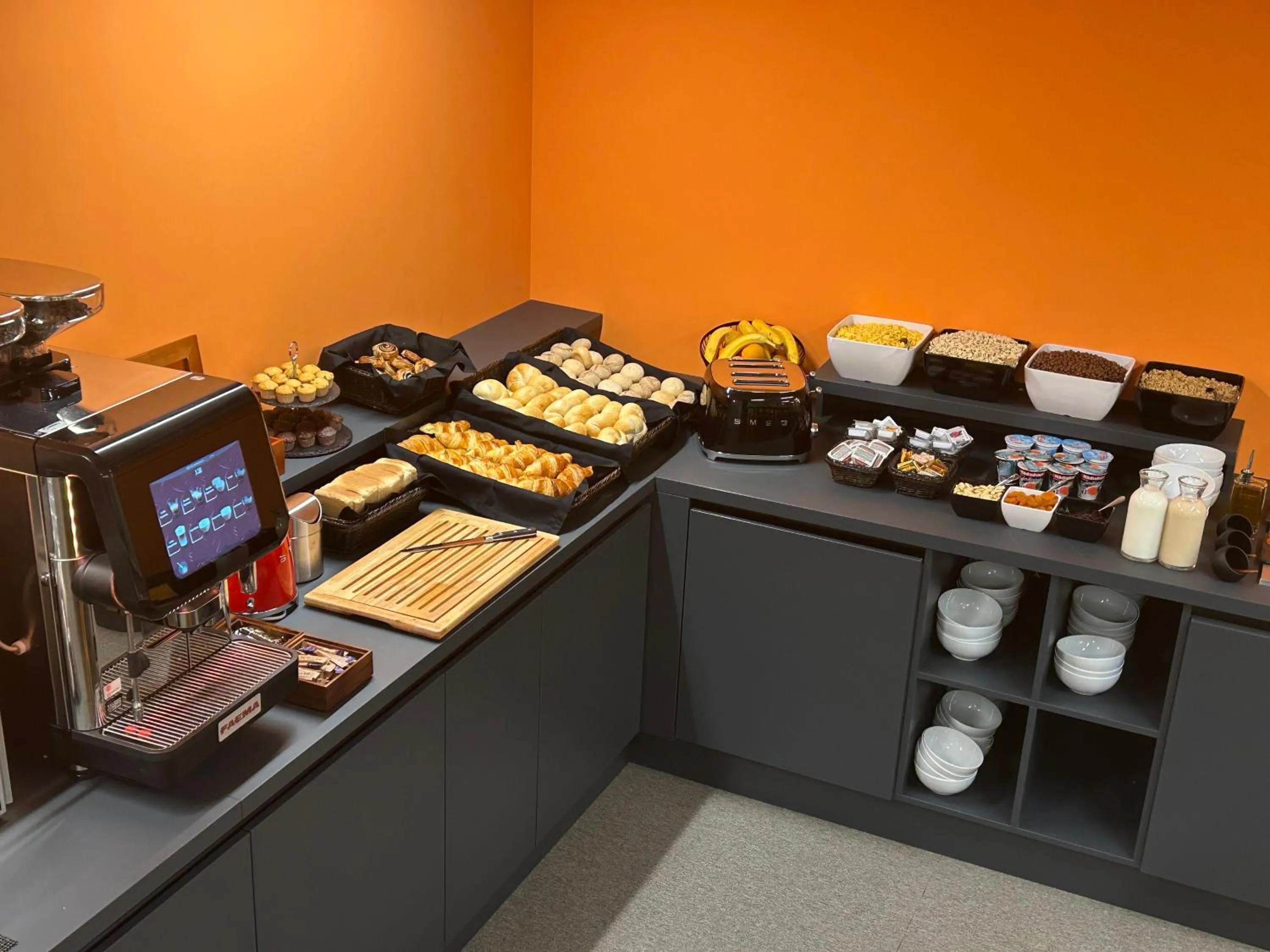 Breakfast in Maverick Athenaeum