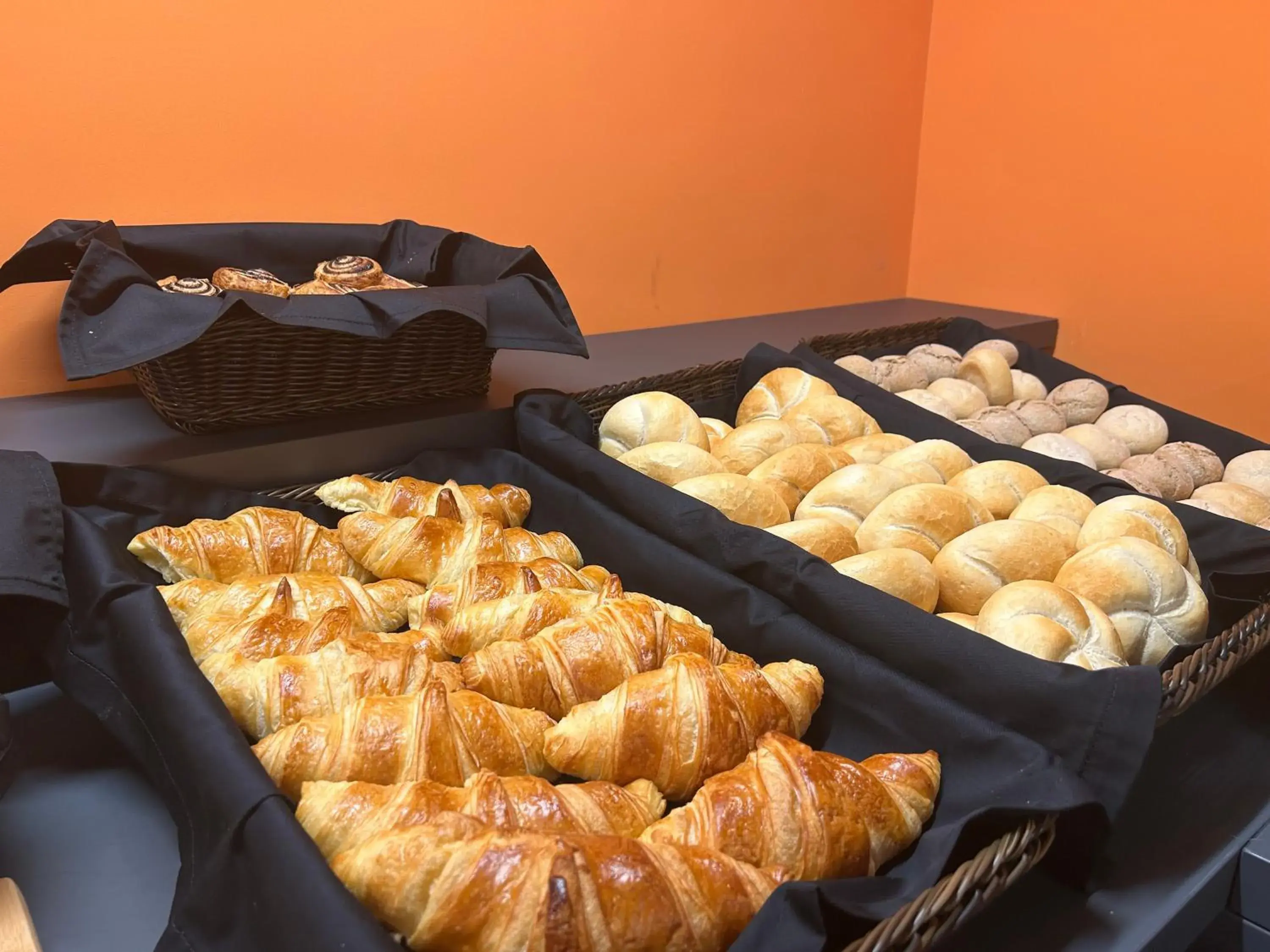 Breakfast in Maverick Athenaeum Breakfast in Maverick Athenaeum