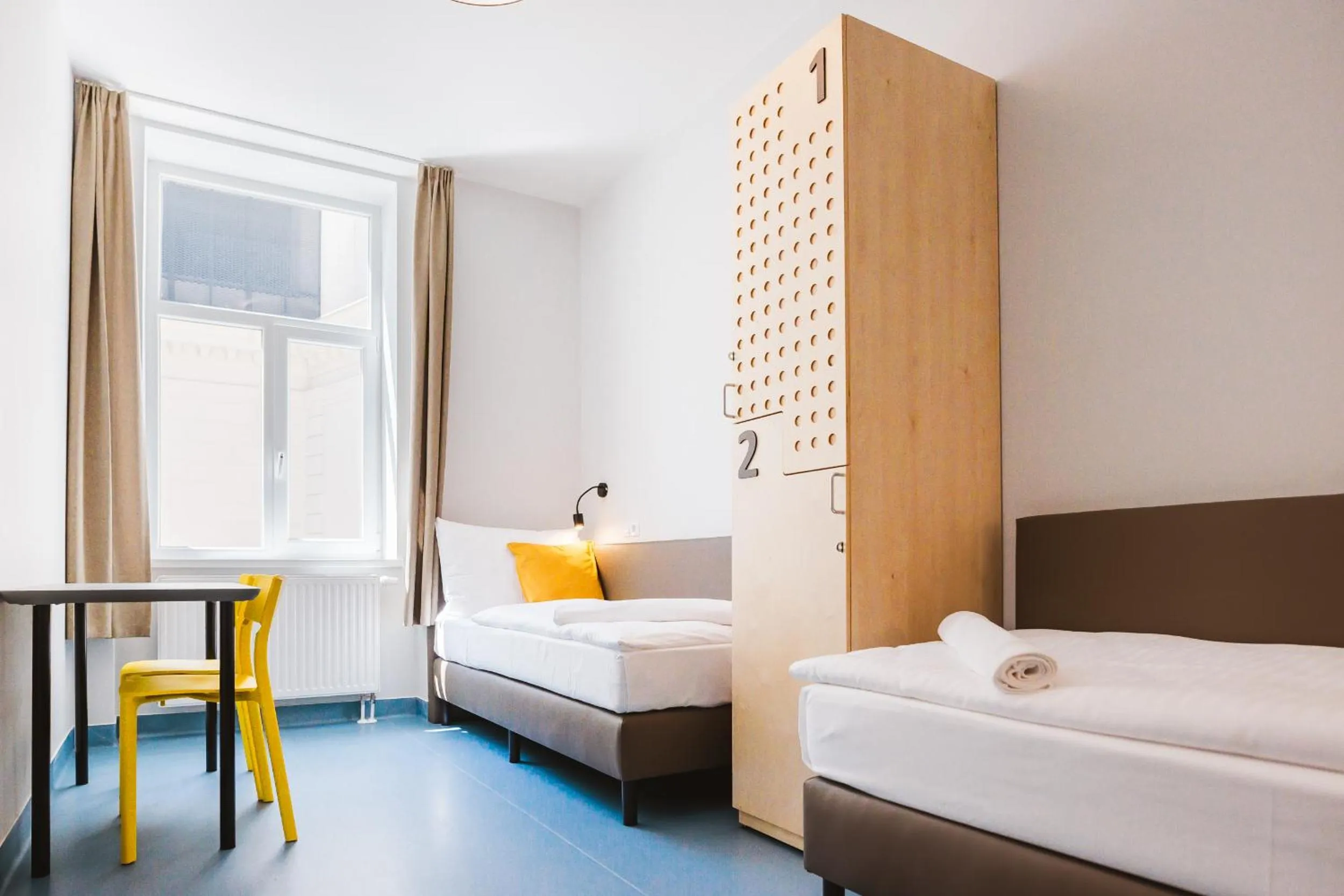 Twin Room with Shared Bathroom in Maverick Athenaeum