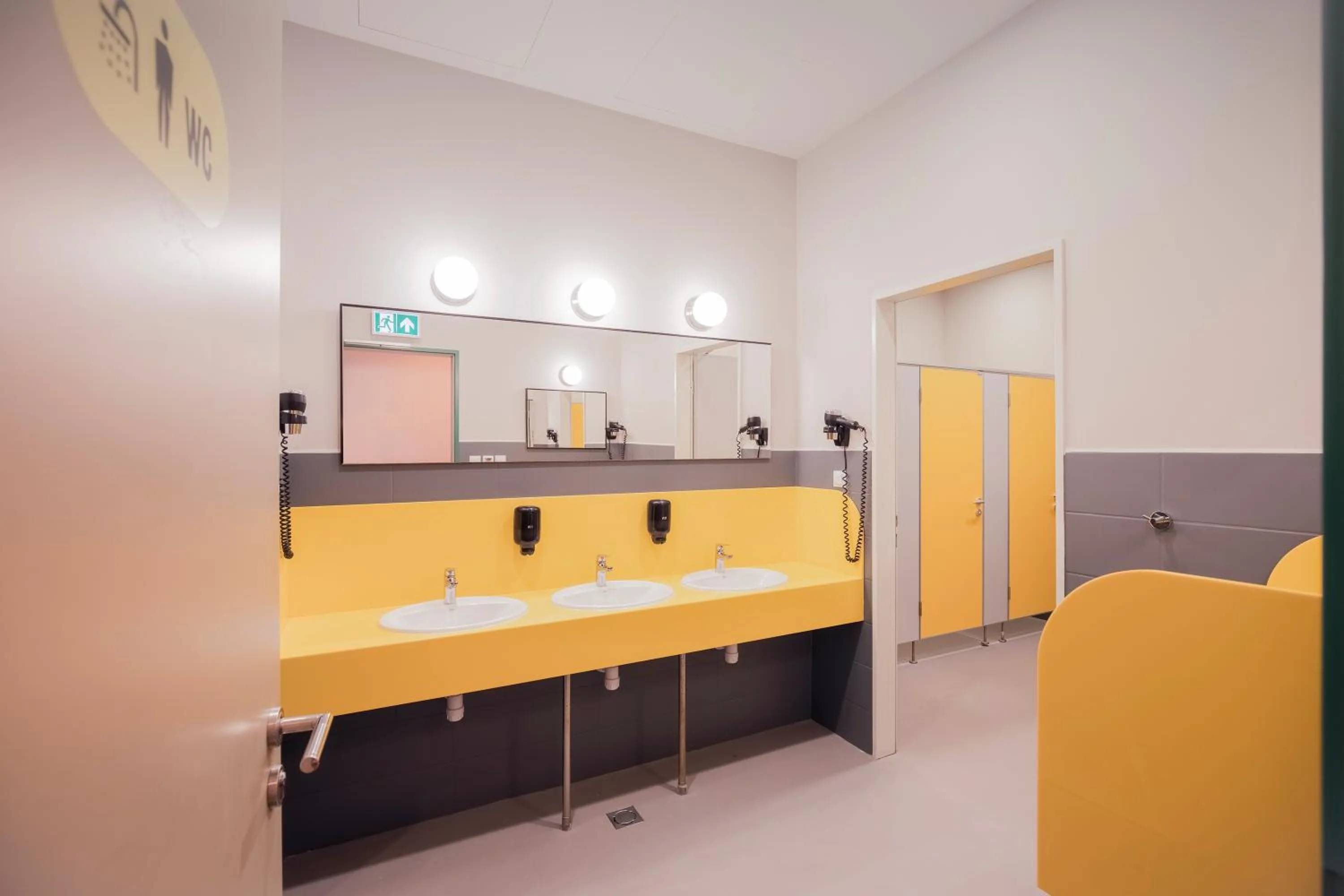 Bathroom in Maverick Athenaeum