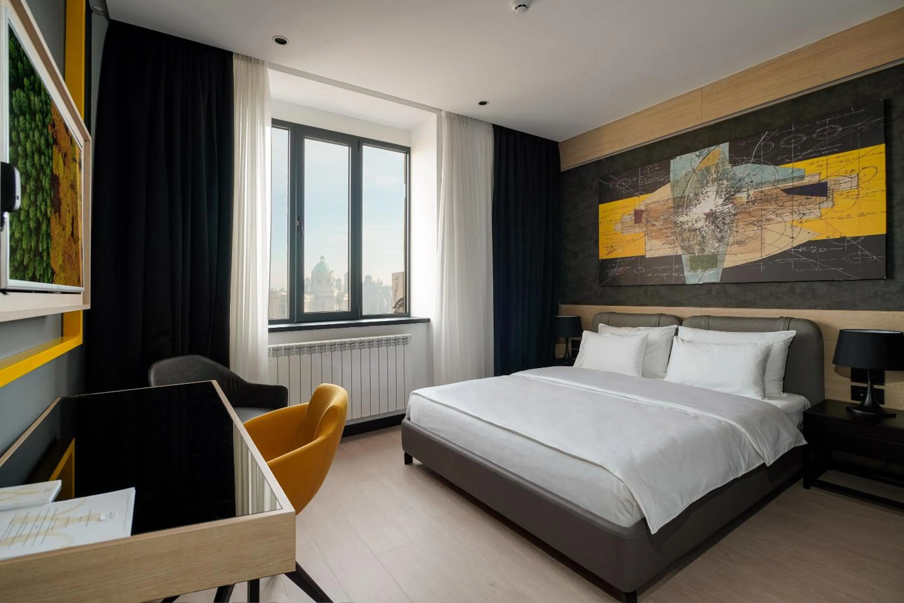 Photo of the whole room, Bed in Maccani Black Luxury Suites