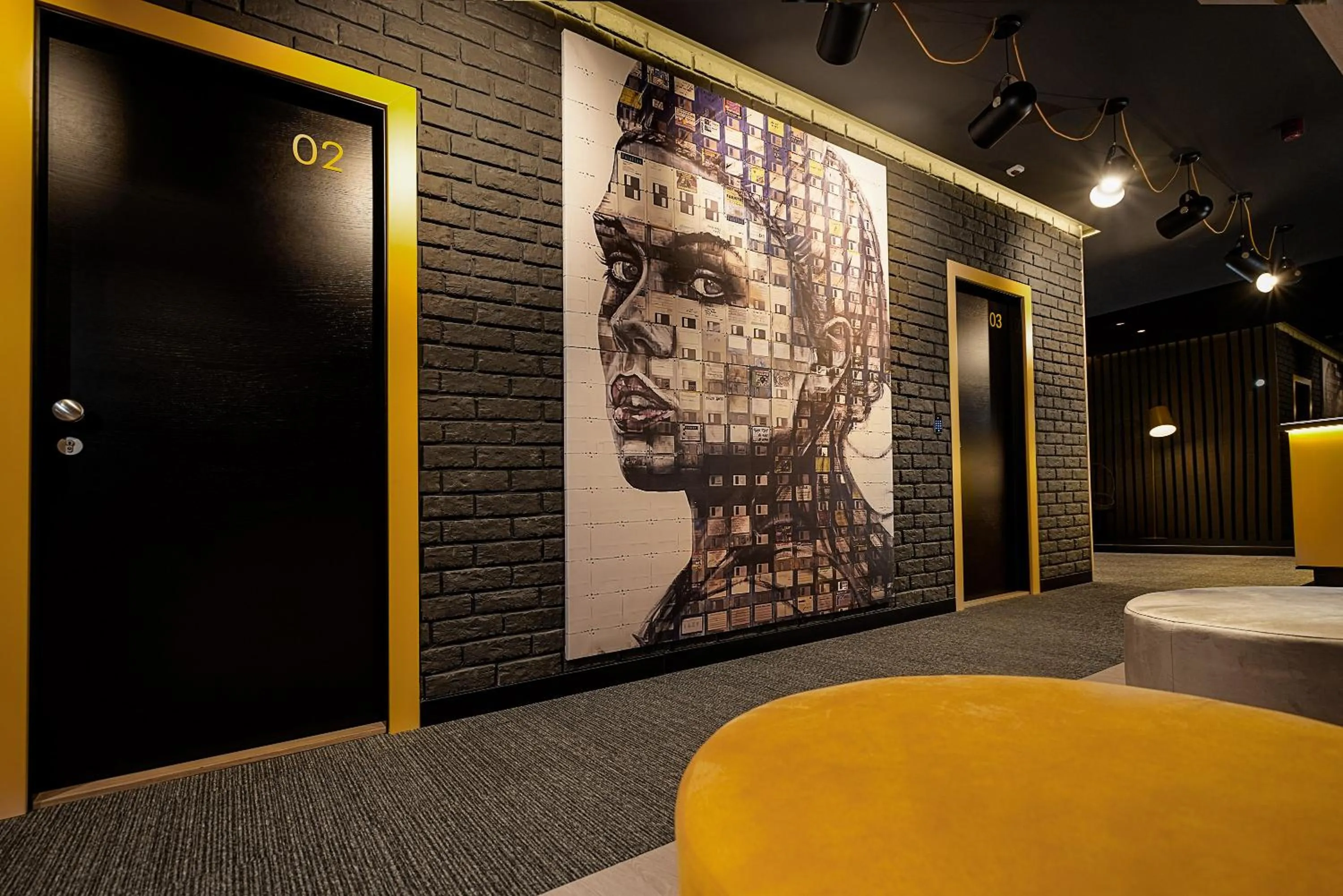 Property building in Maccani Black Luxury Suites