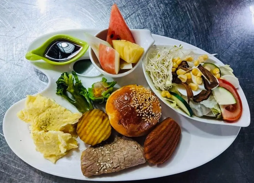 Breakfast in River Forest Leisure Farm