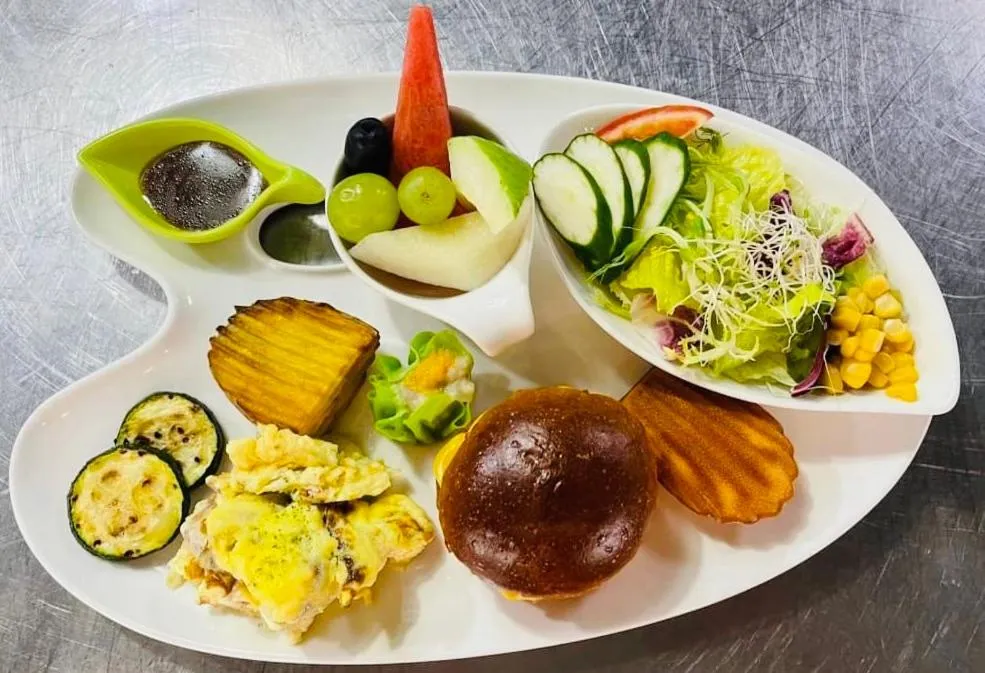 Breakfast in River Forest Leisure Farm