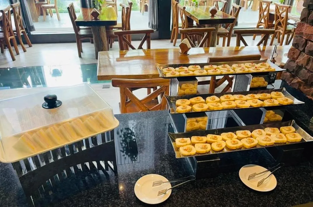 Breakfast in River Forest Leisure Farm