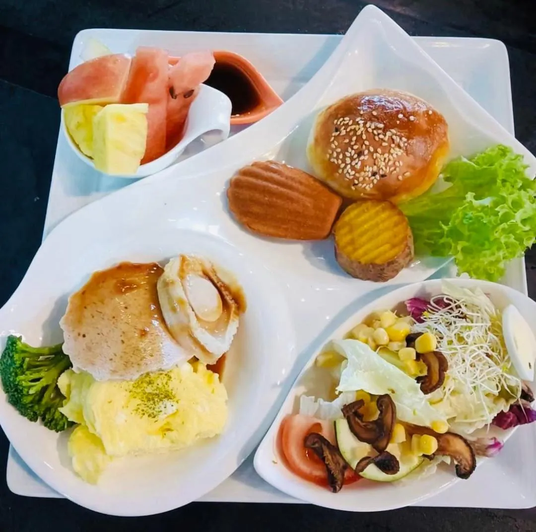 Breakfast in River Forest Leisure Farm