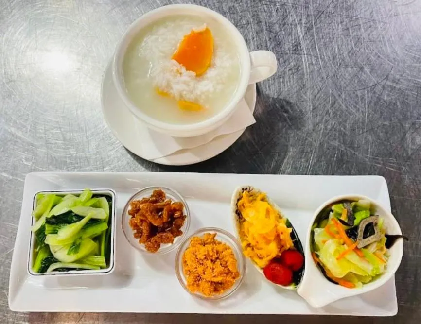 Breakfast in River Forest Leisure Farm