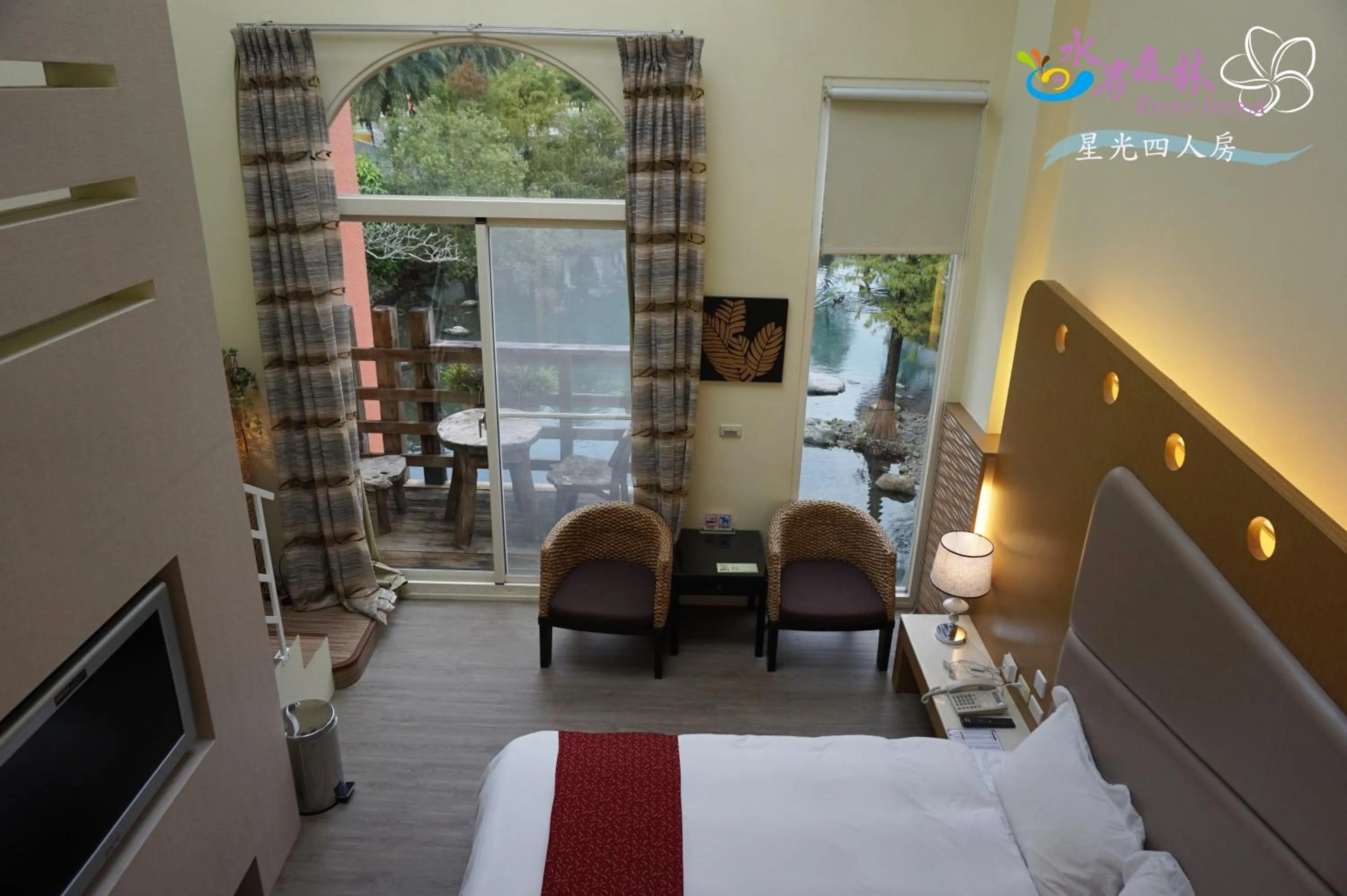 Balcony/Terrace, Bed in River Forest Leisure Farm