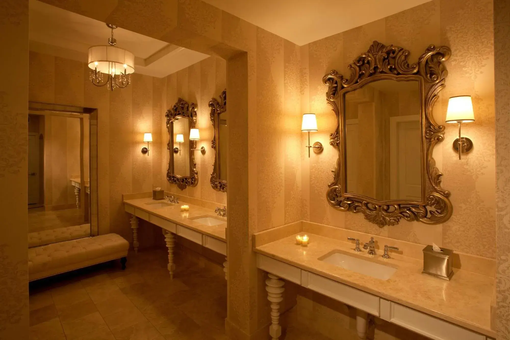 Bathroom in Hotel Albuquerque At Old Town Bathroom in Hotel Albuquerque At Old Town