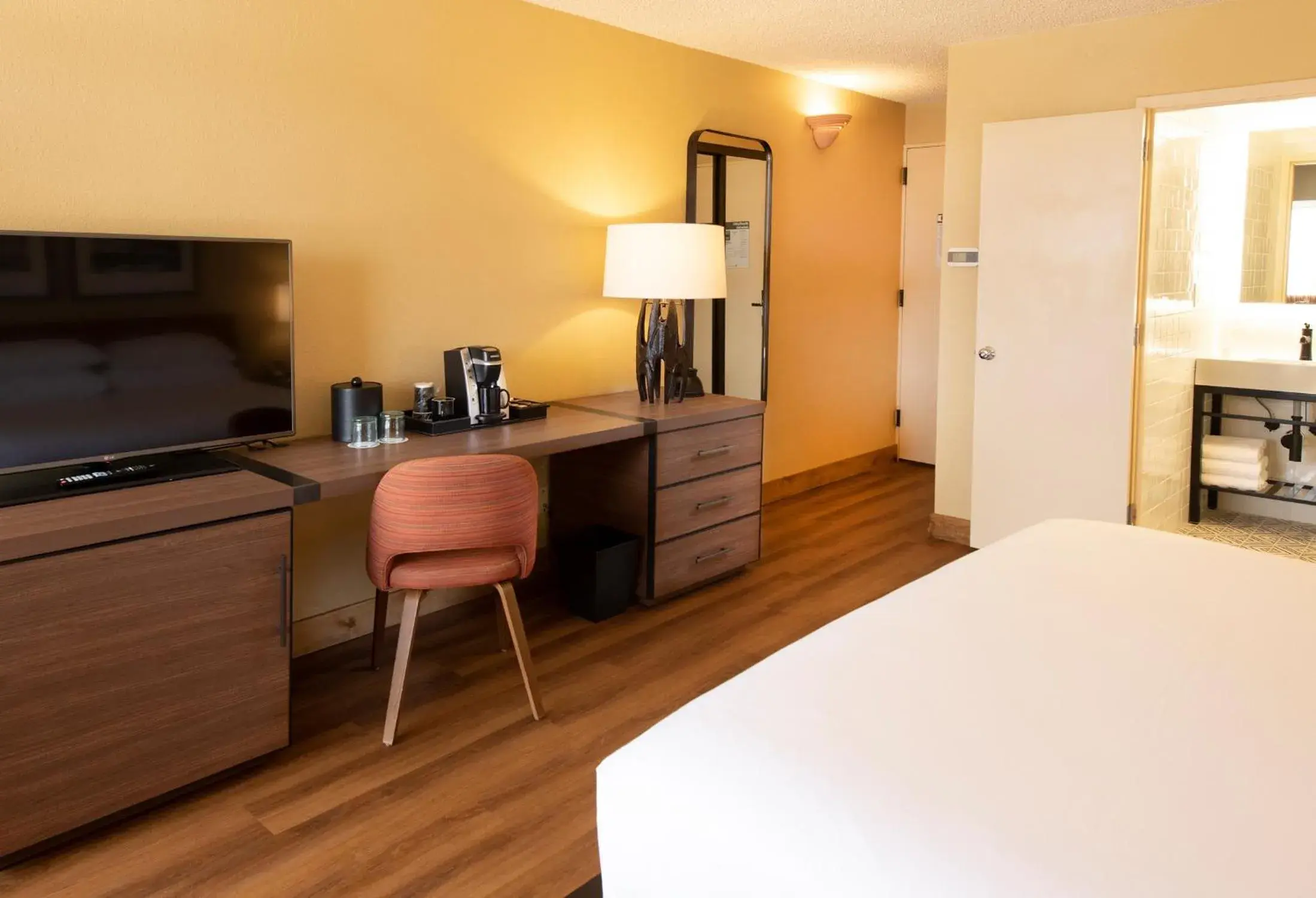 Seating area, Bed in Hotel Albuquerque At Old Town Seating area, Bed in Hotel Albuquerque At Old Town