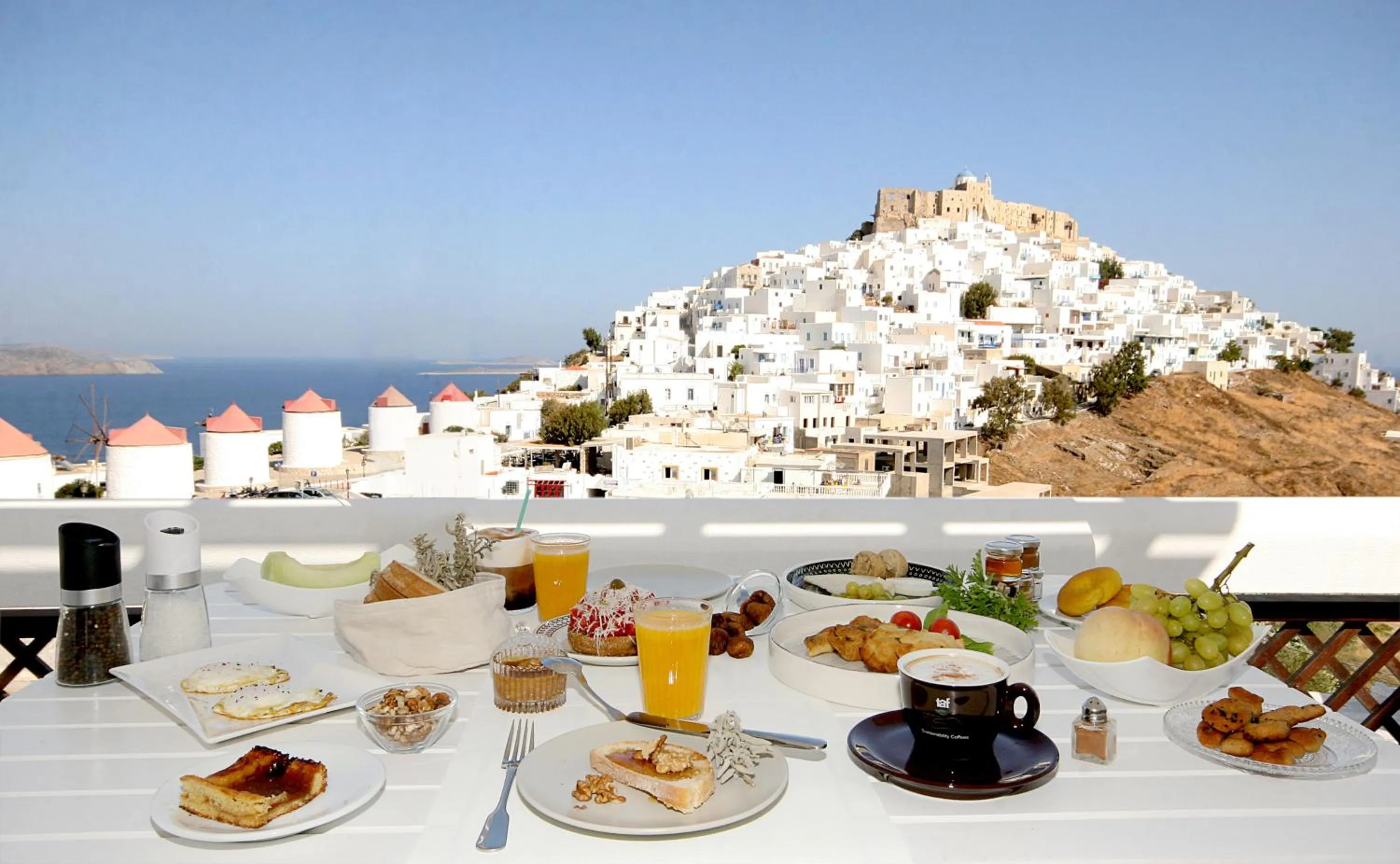 Restaurant/places to eat in Kallichoron Art Boutique Hotel