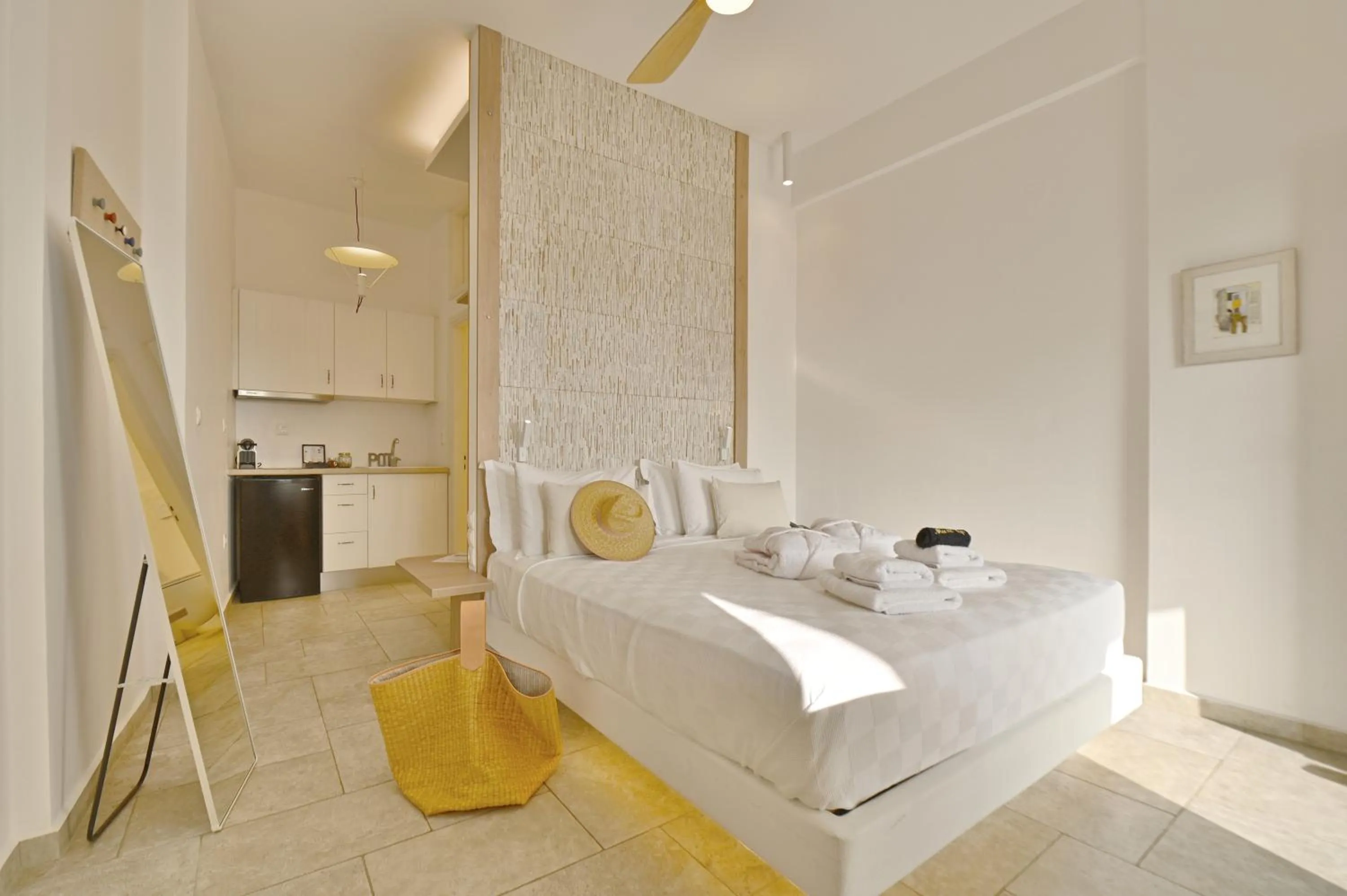 Kitchen or kitchenette, Bed in Kallichoron Art Boutique Hotel