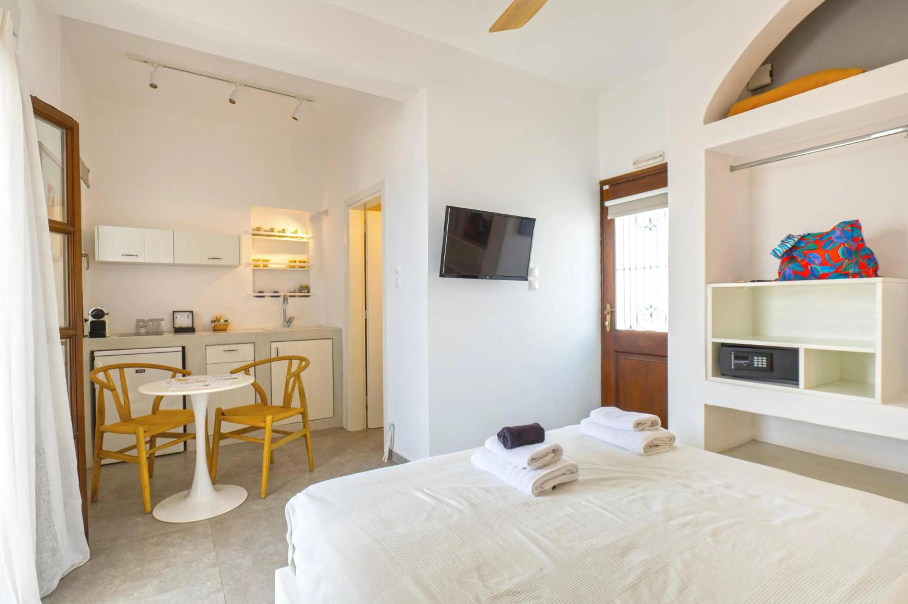 Bed in Kallichoron Art Boutique Hotel