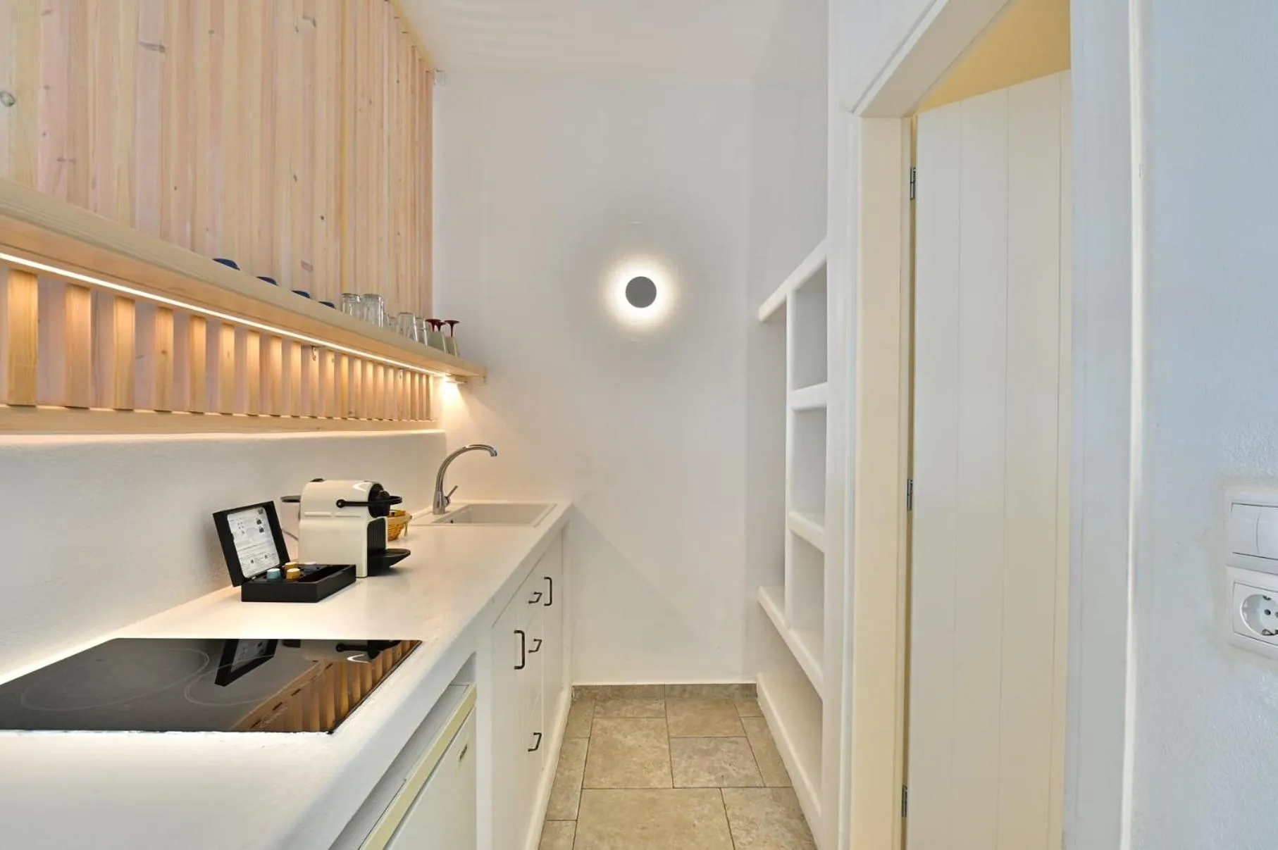 Coffee/tea facilities in Kallichoron Art Boutique Hotel