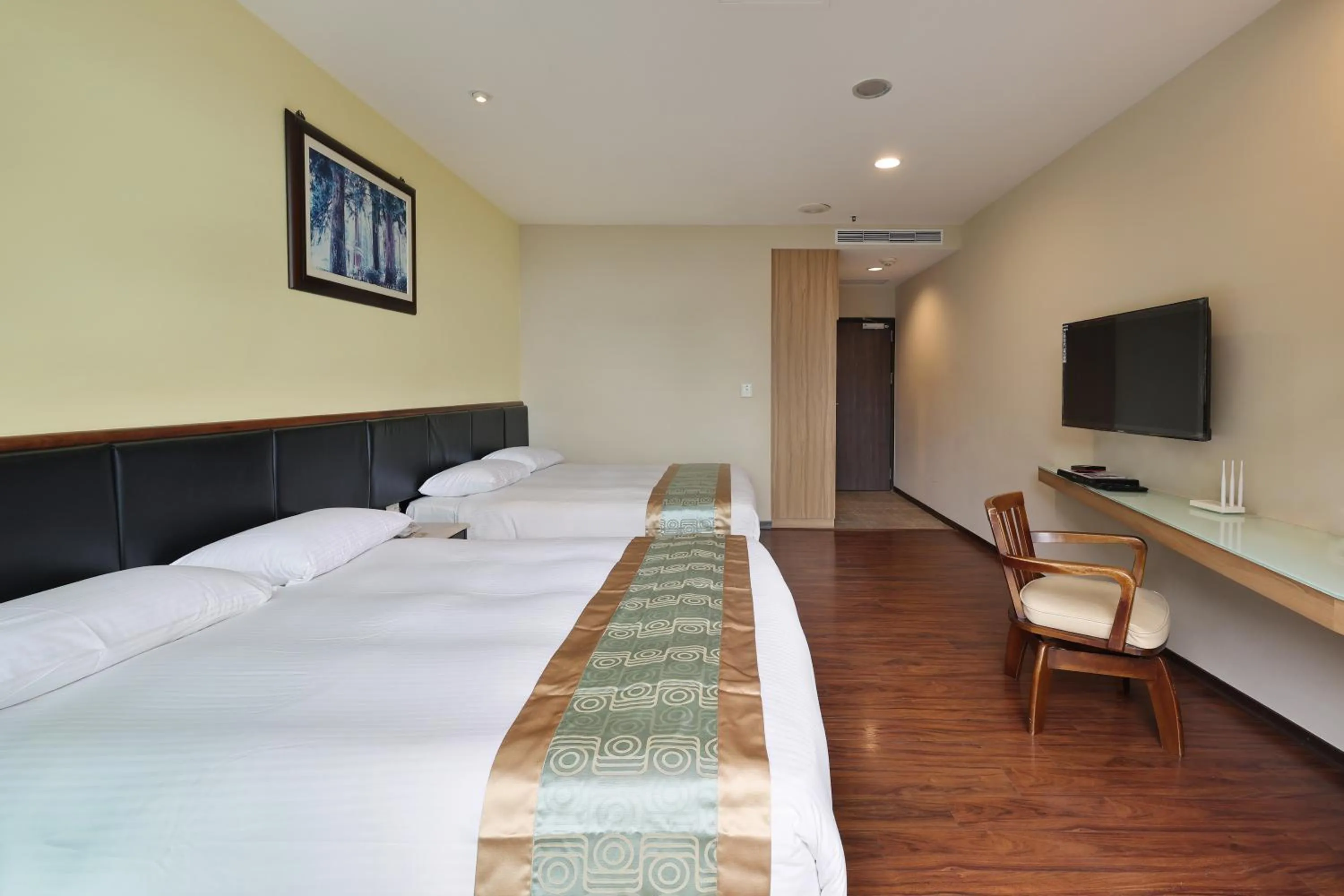 Photo of the whole room, Bed in Shante Hotel Shitou