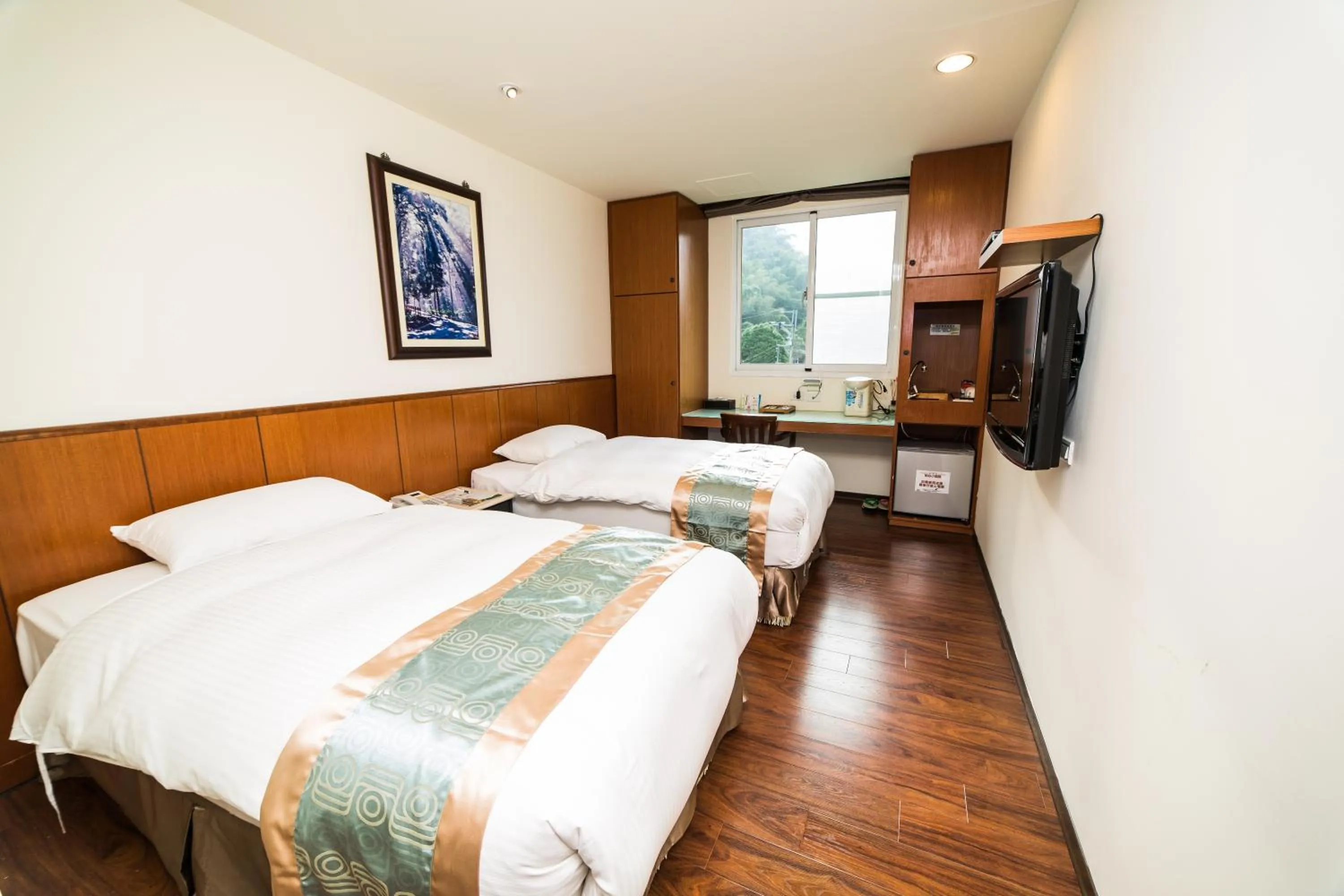 Photo of the whole room, Bed in Shante Hotel Shitou