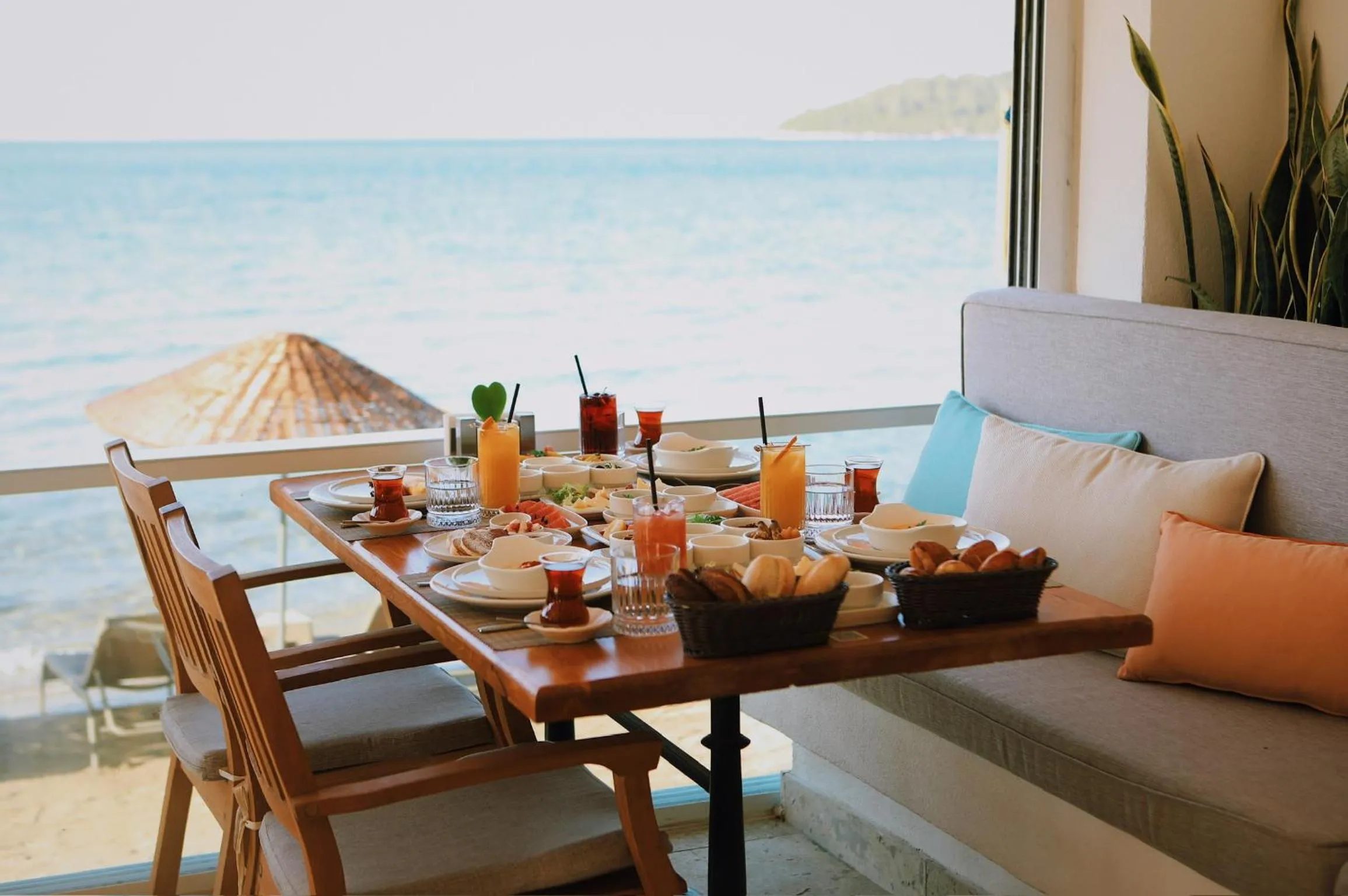 Restaurant/places to eat in Lavinya Otel