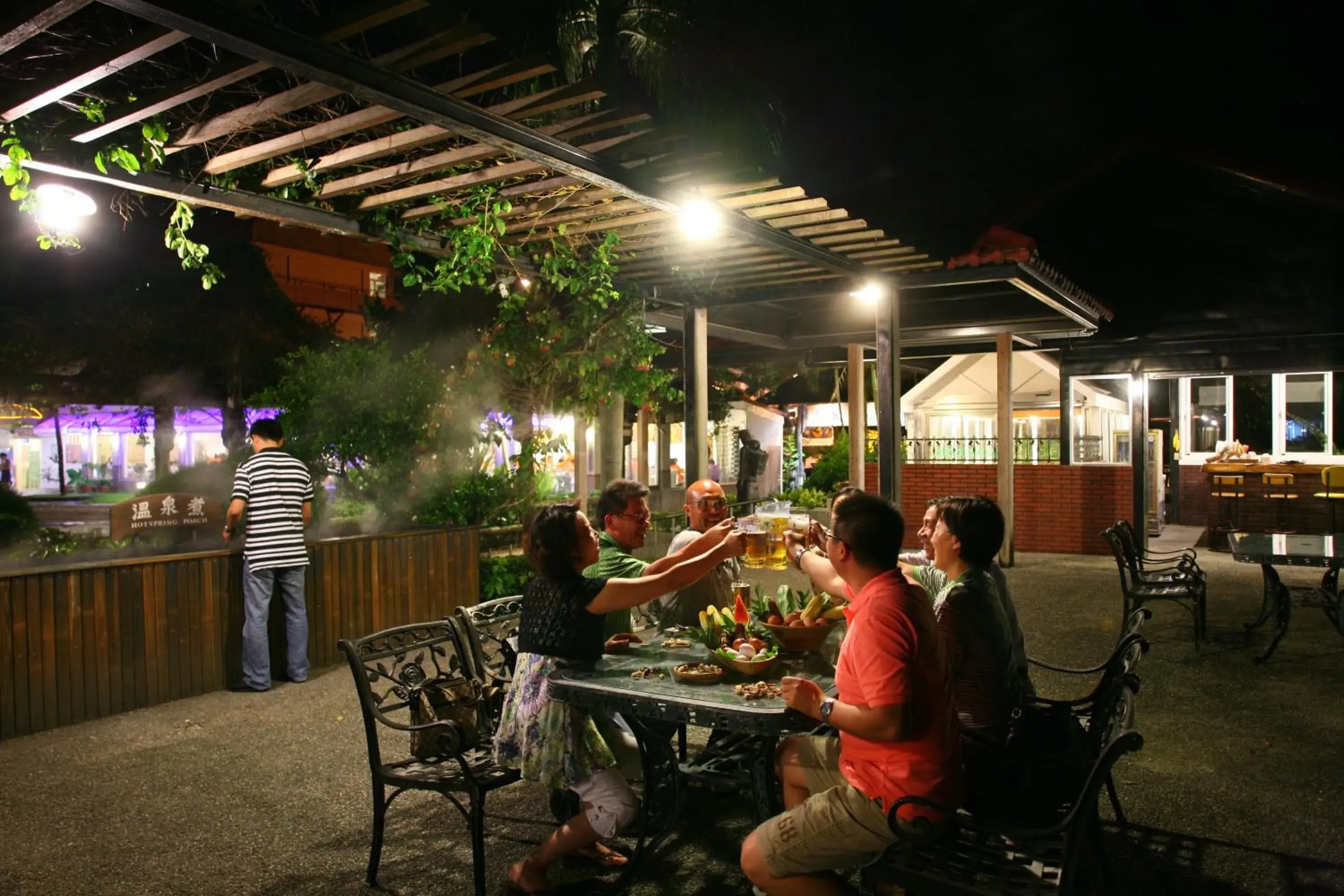 Restaurant/places to eat in Rainbow Resort Hotel Restaurant/places to eat in Rainbow Resort Hotel