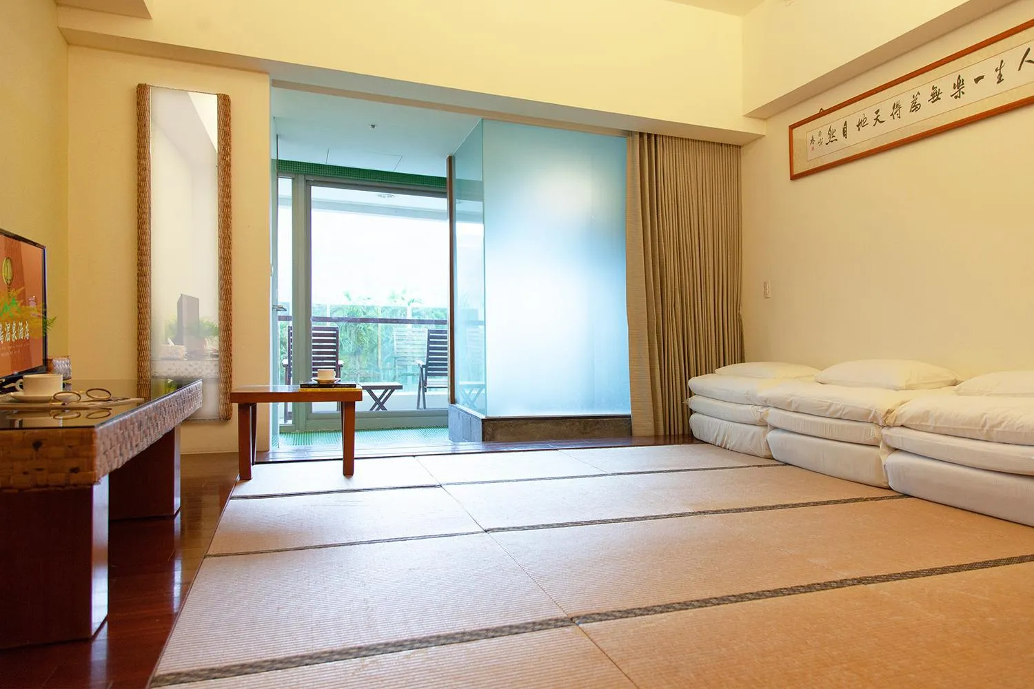 Bed in Luminous Hot Spring Resort & SPA