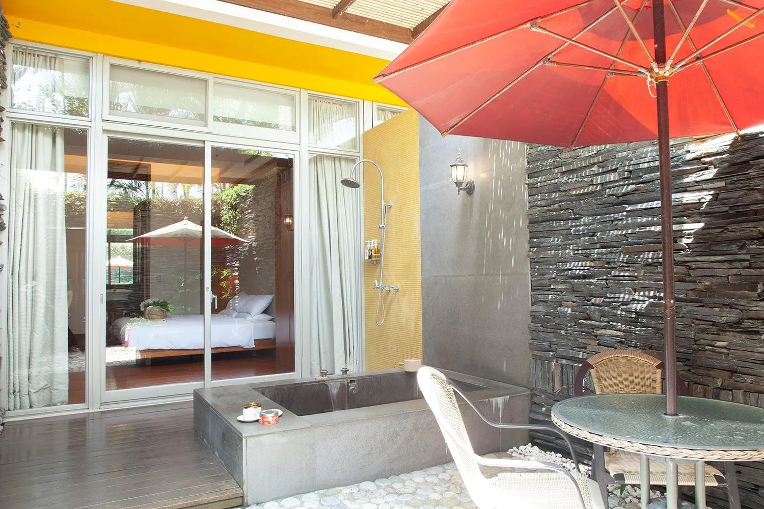 Shower in Luminous Hot Spring Resort & SPA