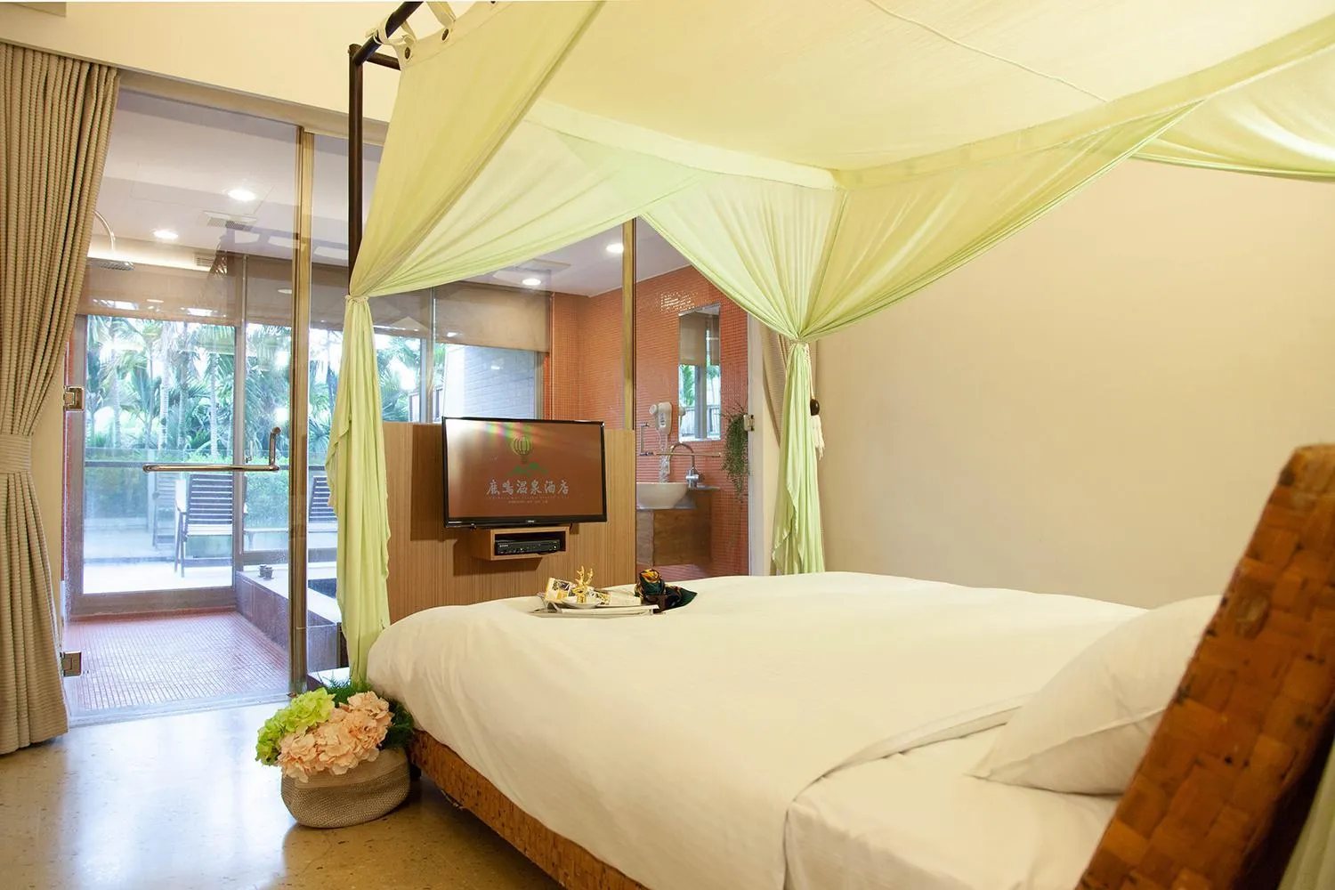 Bed in Luminous Hot Spring Resort & SPA