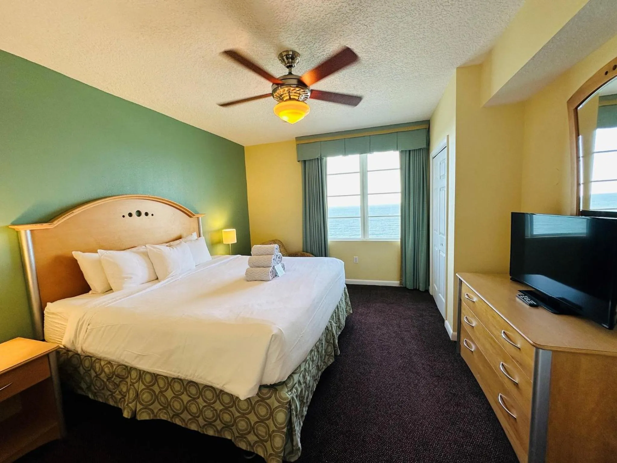 Photo of the whole room, Bed in Ocean Walk Resort