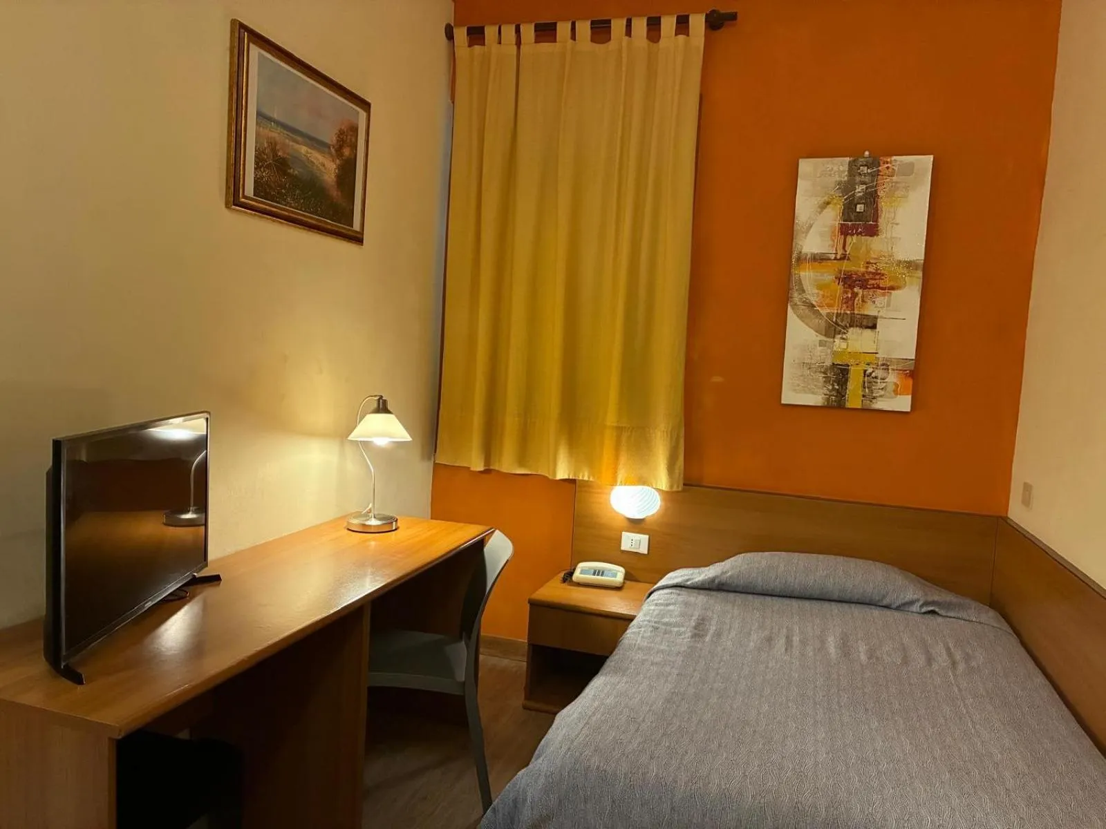 Bed in Hotel Annunziata