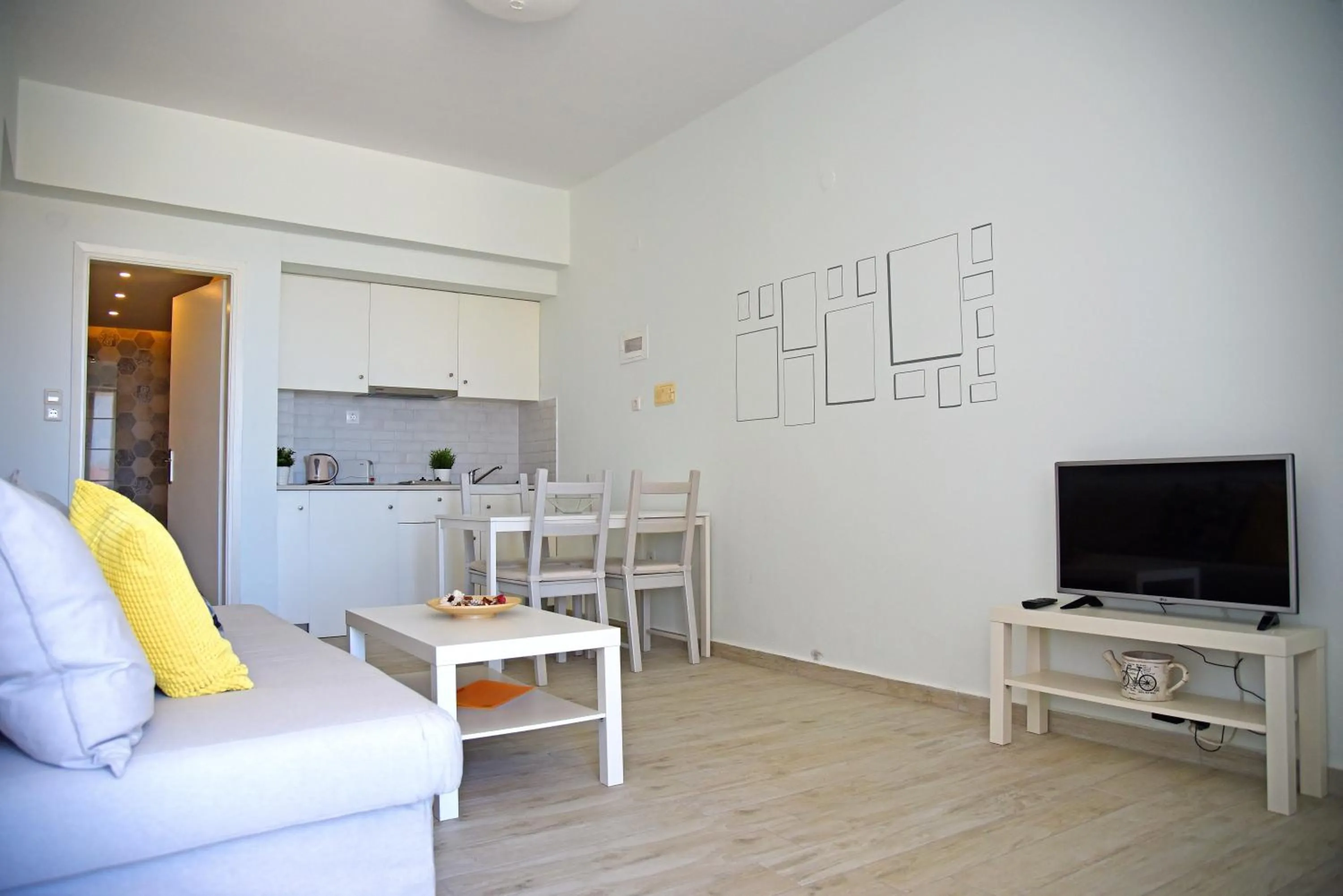 Photo of the whole room in Castello Apartments