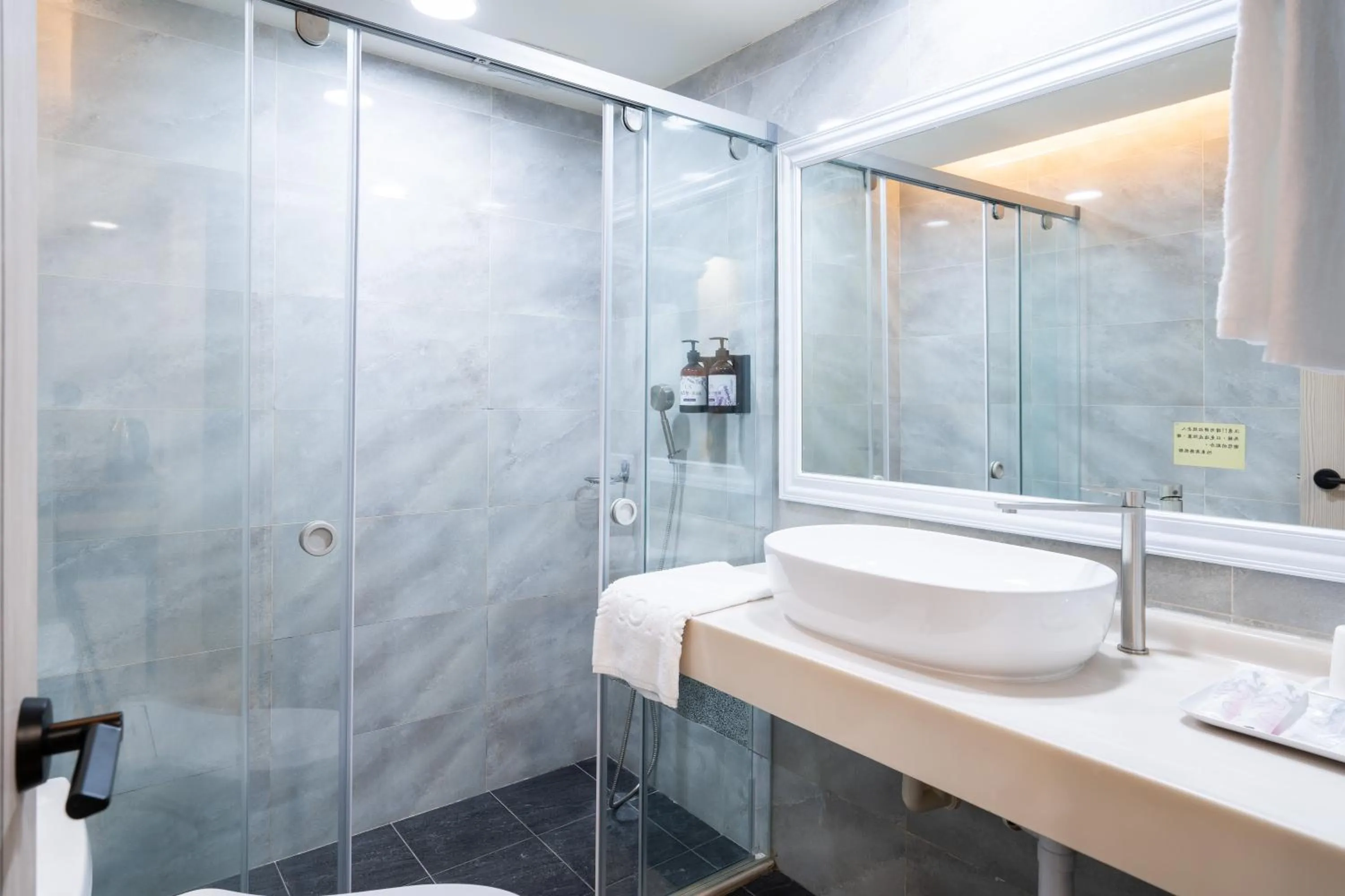 Shower in Etung Hotel