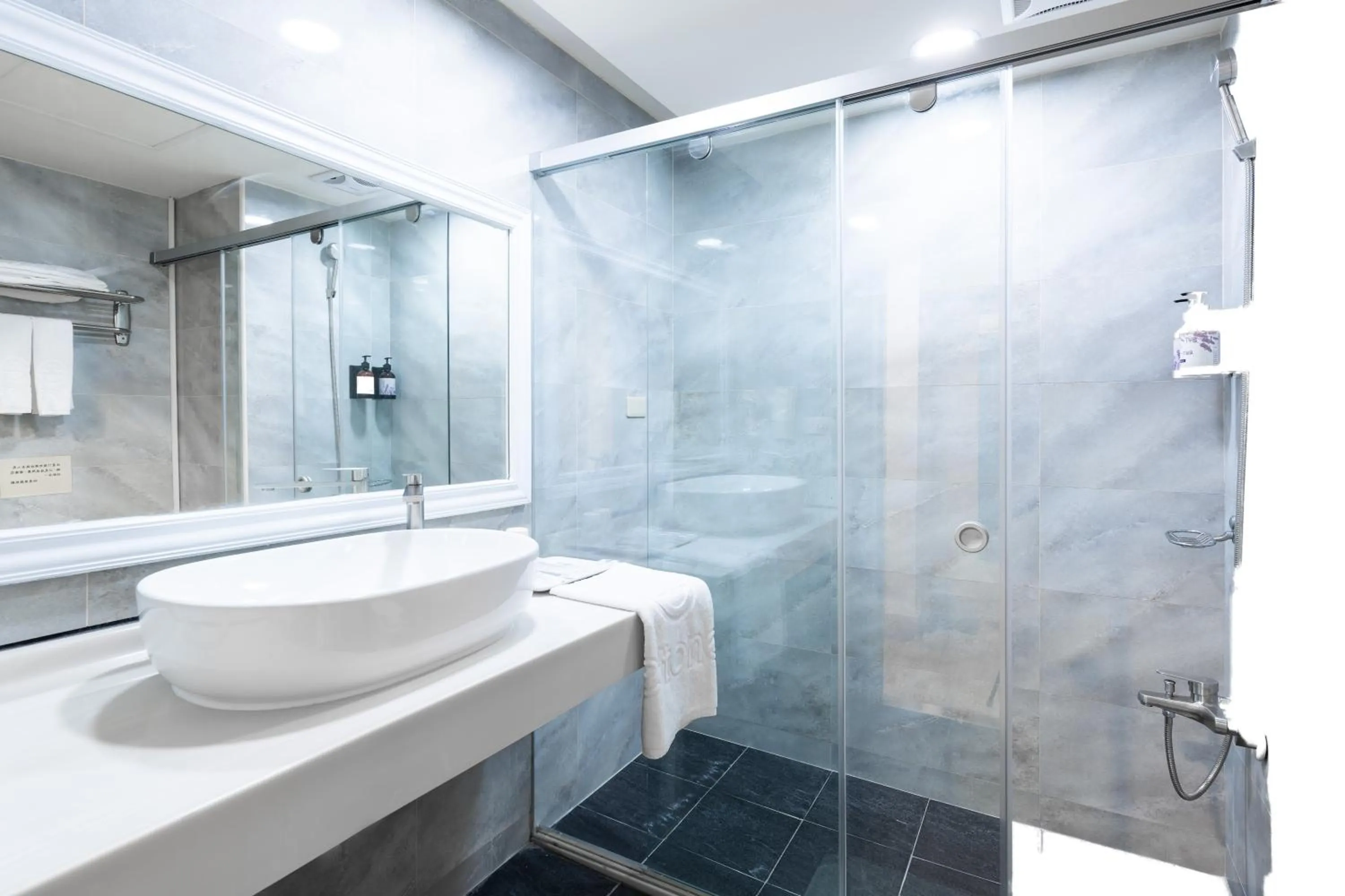 Bathroom in Etung Hotel