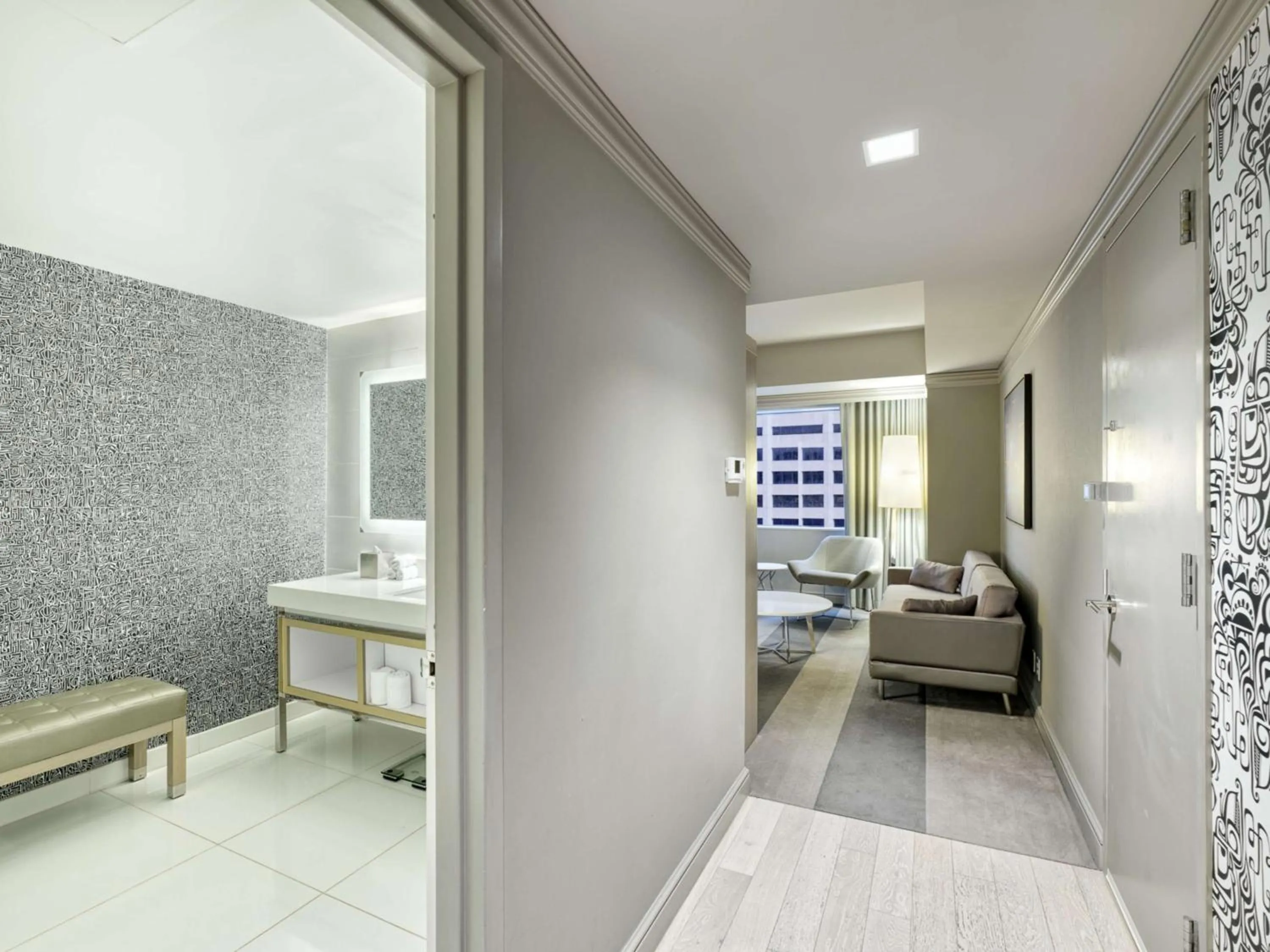 Bedroom, Bed in The Royal Sonesta Minneapolis Downtown