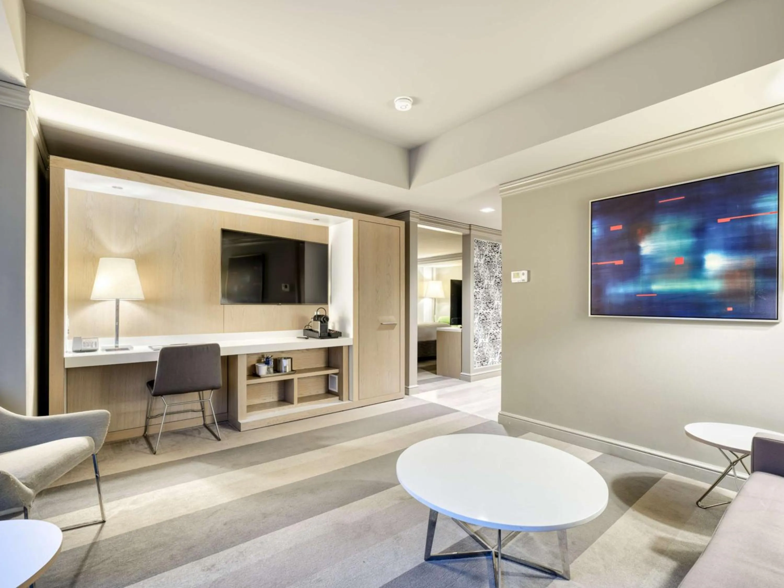 Photo of the whole room in The Royal Sonesta Minneapolis Downtown