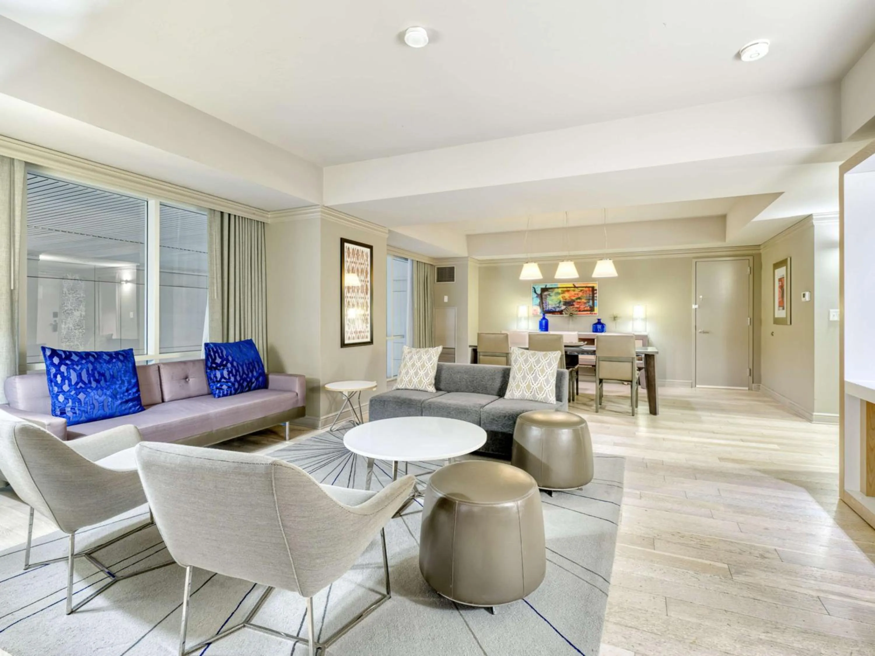 Photo of the whole room in The Royal Sonesta Minneapolis Downtown