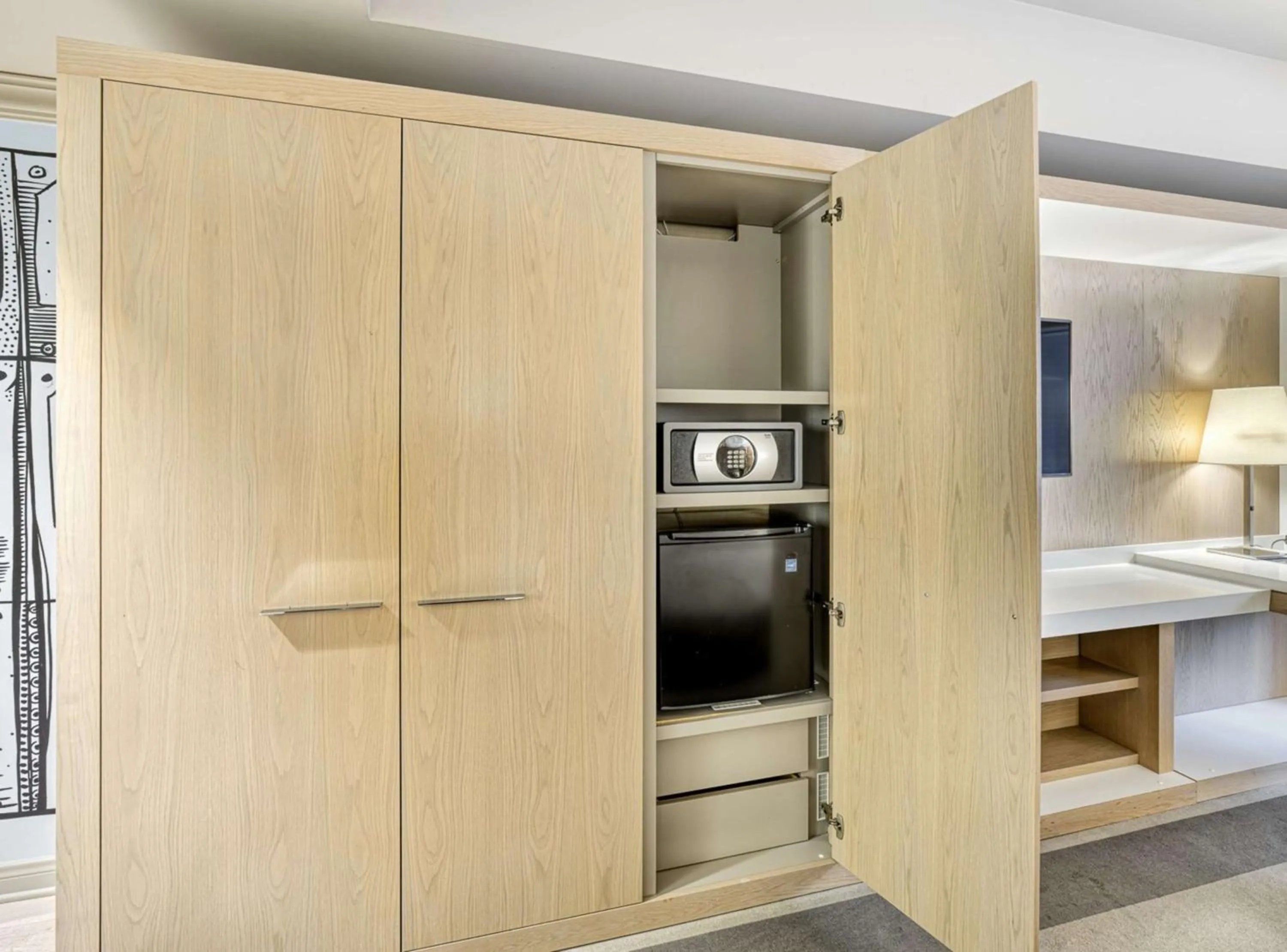 Bedroom, Bed in The Royal Sonesta Minneapolis Downtown