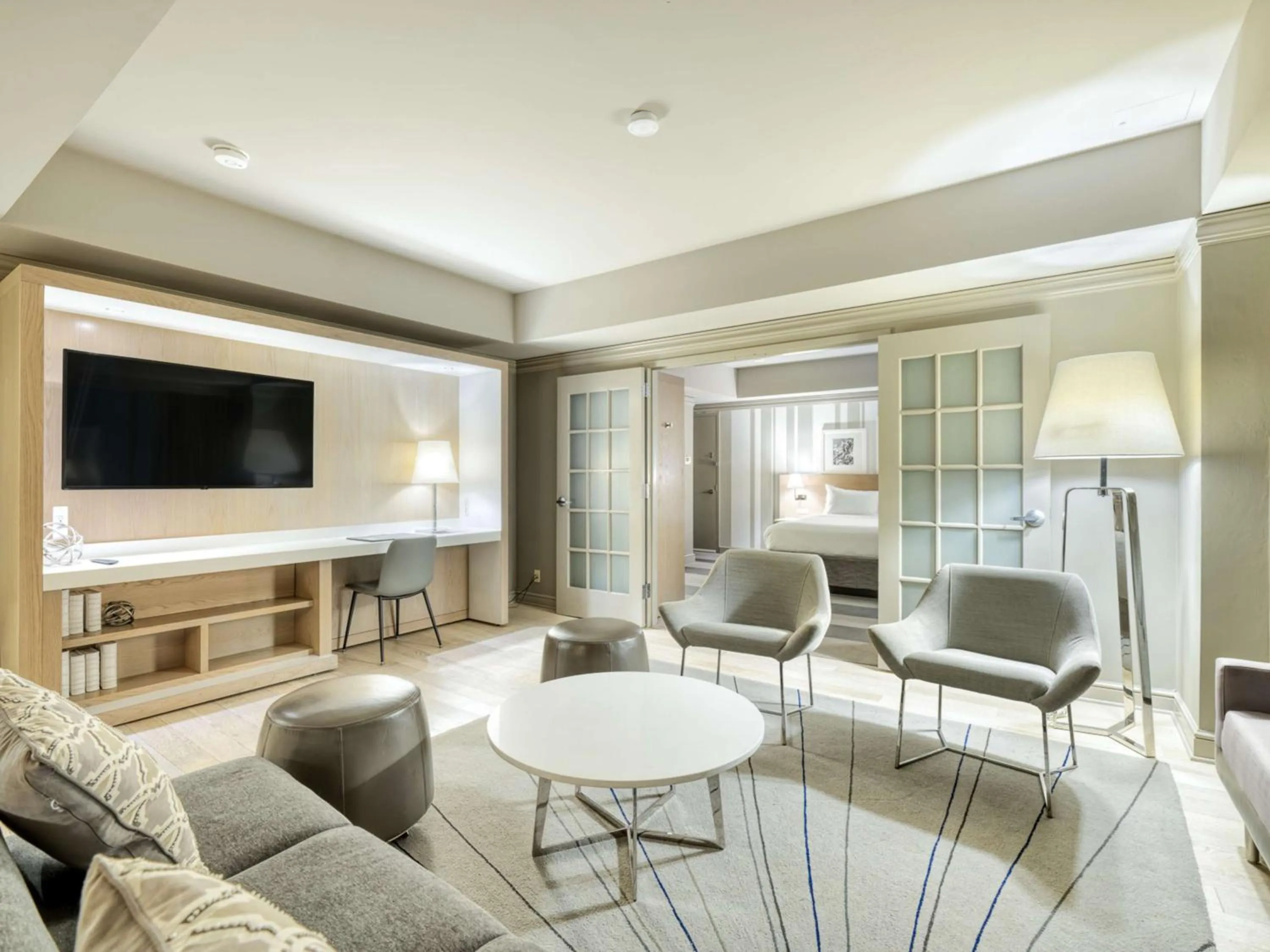 Photo of the whole room in The Royal Sonesta Minneapolis Downtown