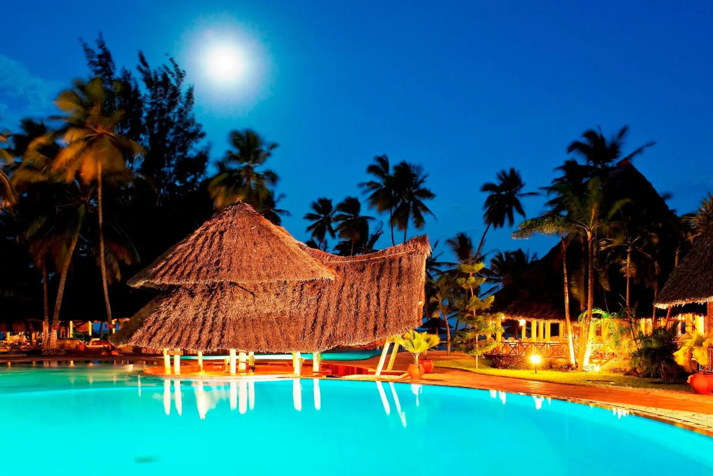 Lounge or bar in Neptune Paradise Beach Resort & Spa - All Inclusive Lounge or bar in Neptune Paradise Beach Resort & Spa - All Inclusive
