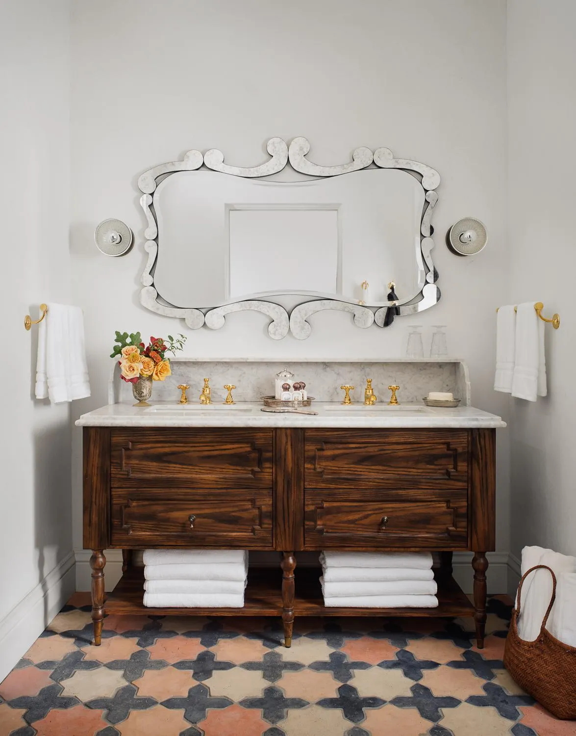 Bathroom in Commodore Perry Estate, Auberge Collection
