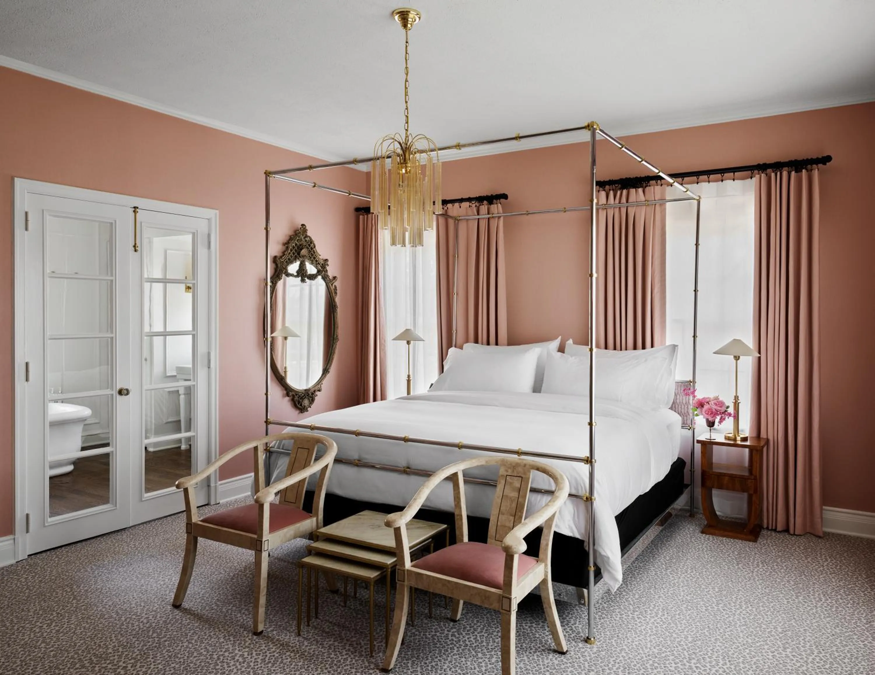 Bed in Commodore Perry Estate, Auberge Collection