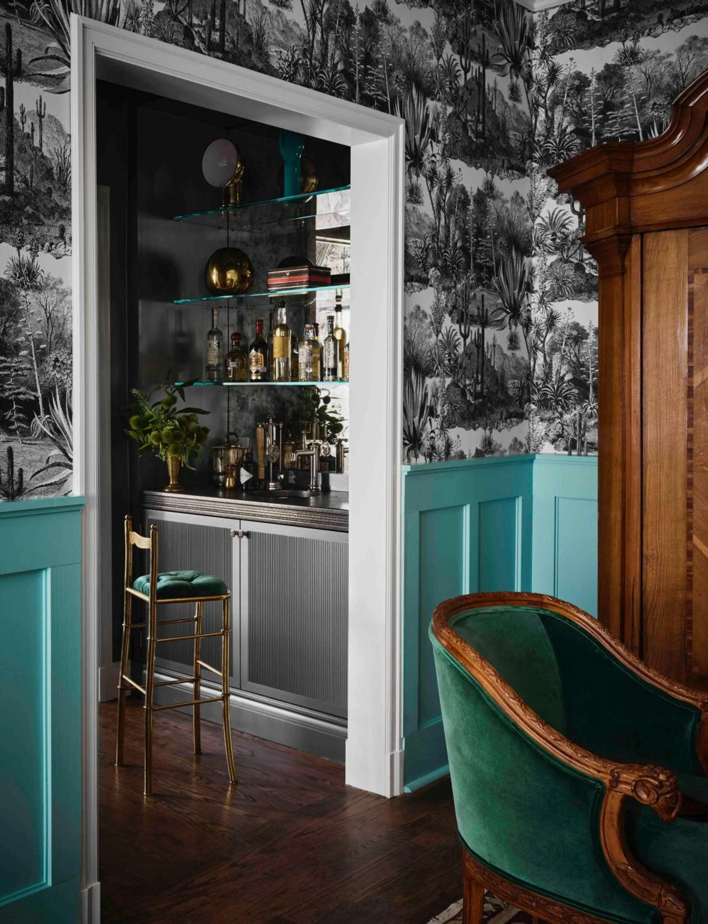 Living room in Commodore Perry Estate, Auberge Collection