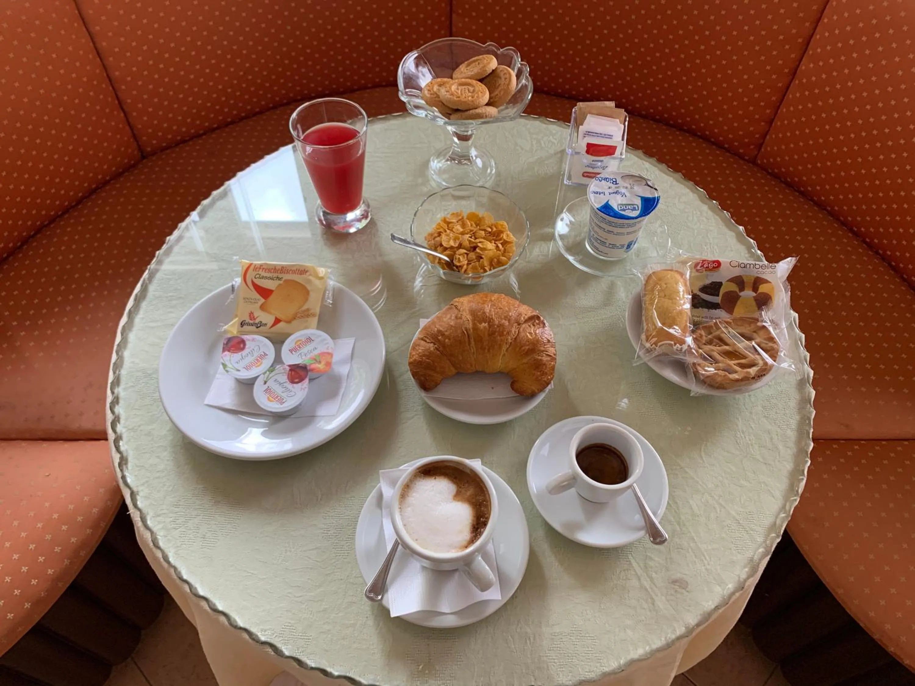 Breakfast in Hotel Del Lago