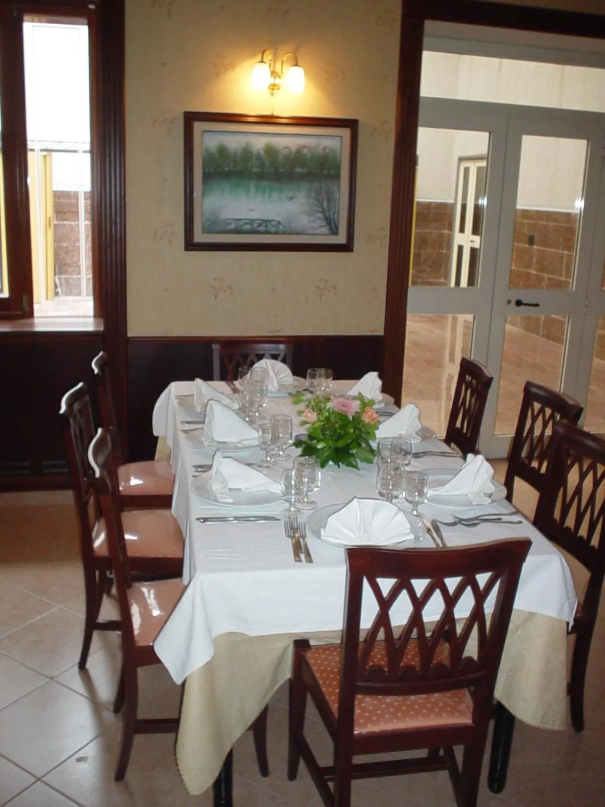 Restaurant/Places to Eat in Hotel Del Lago