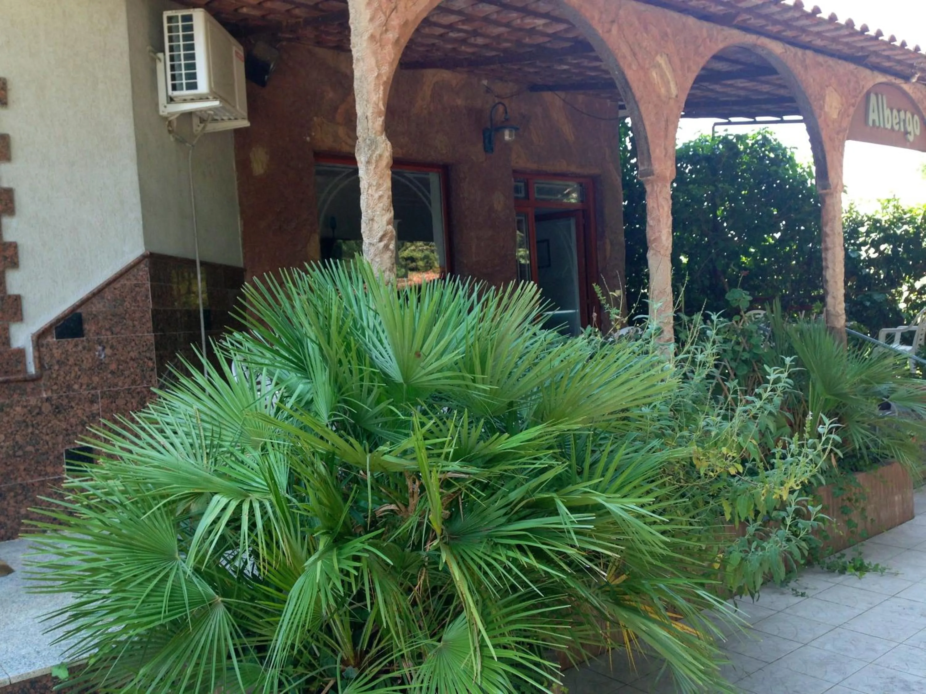 Facade/entrance in Hotel Del Lago