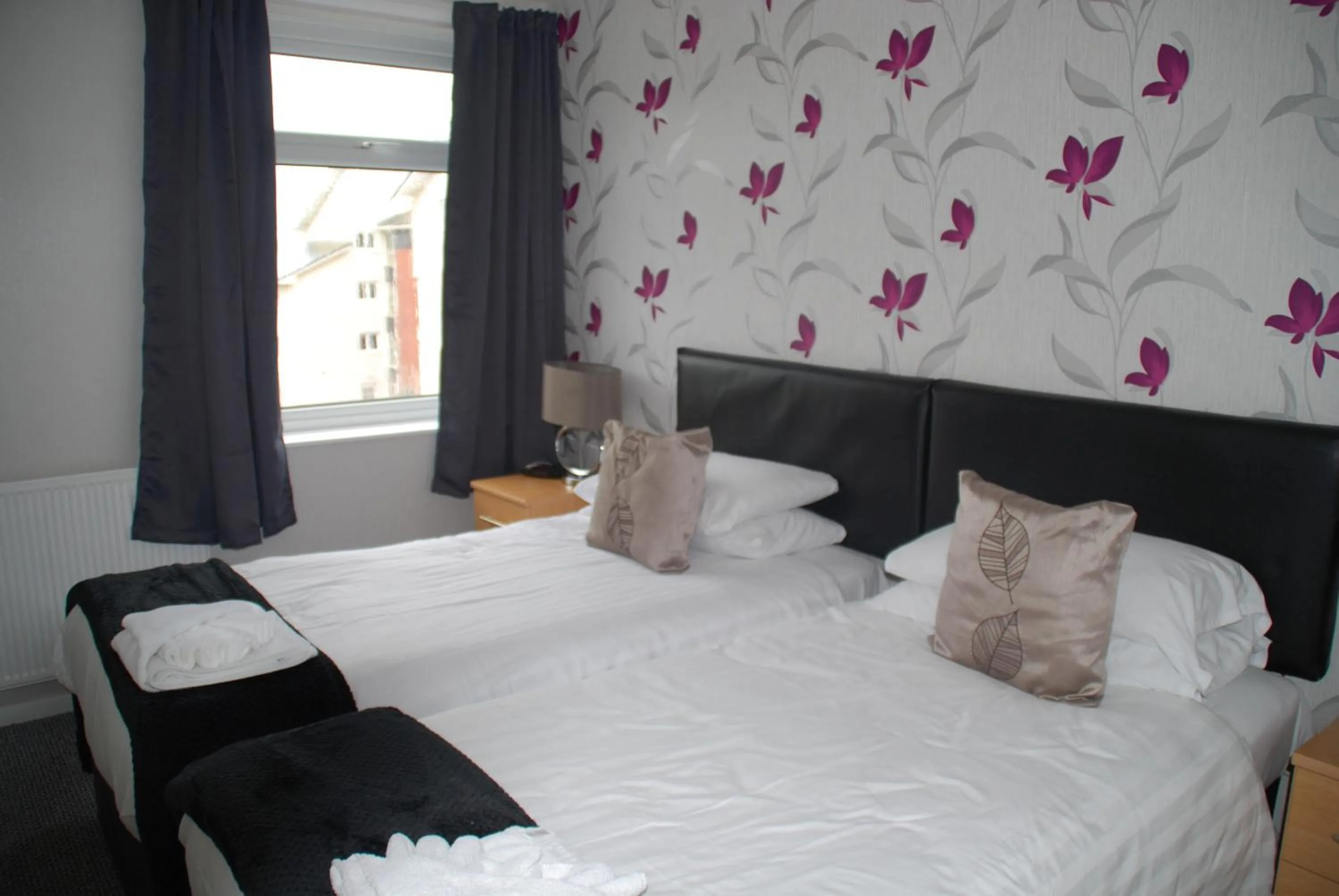 Twin Room in Brincliffe Hotel