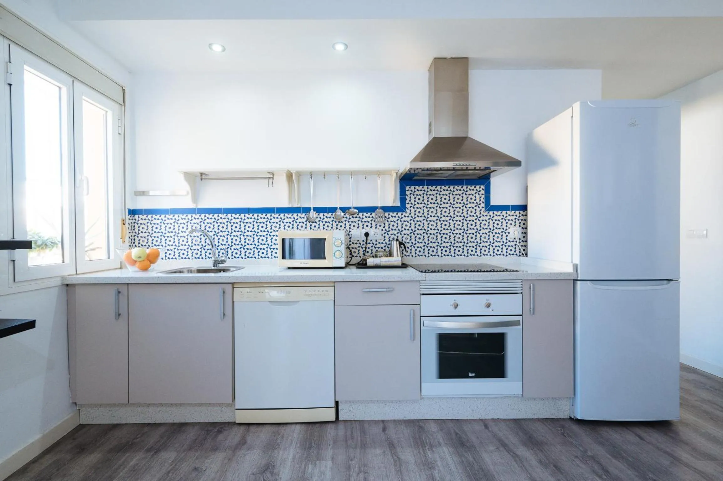 Kitchen or kitchenette in The Zentral Suites & Apartments