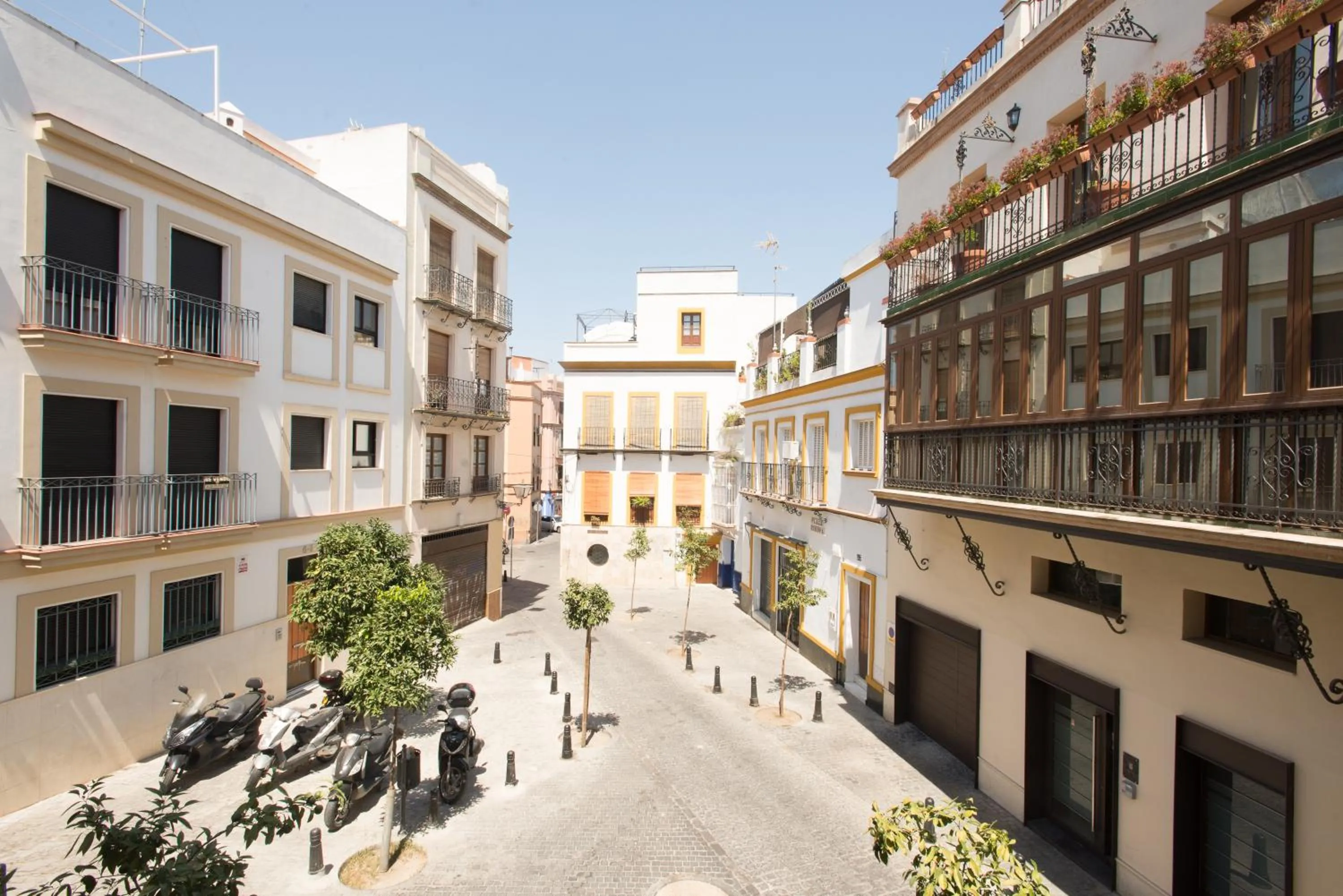 Facade/entrance in The Zentral Suites & Apartments