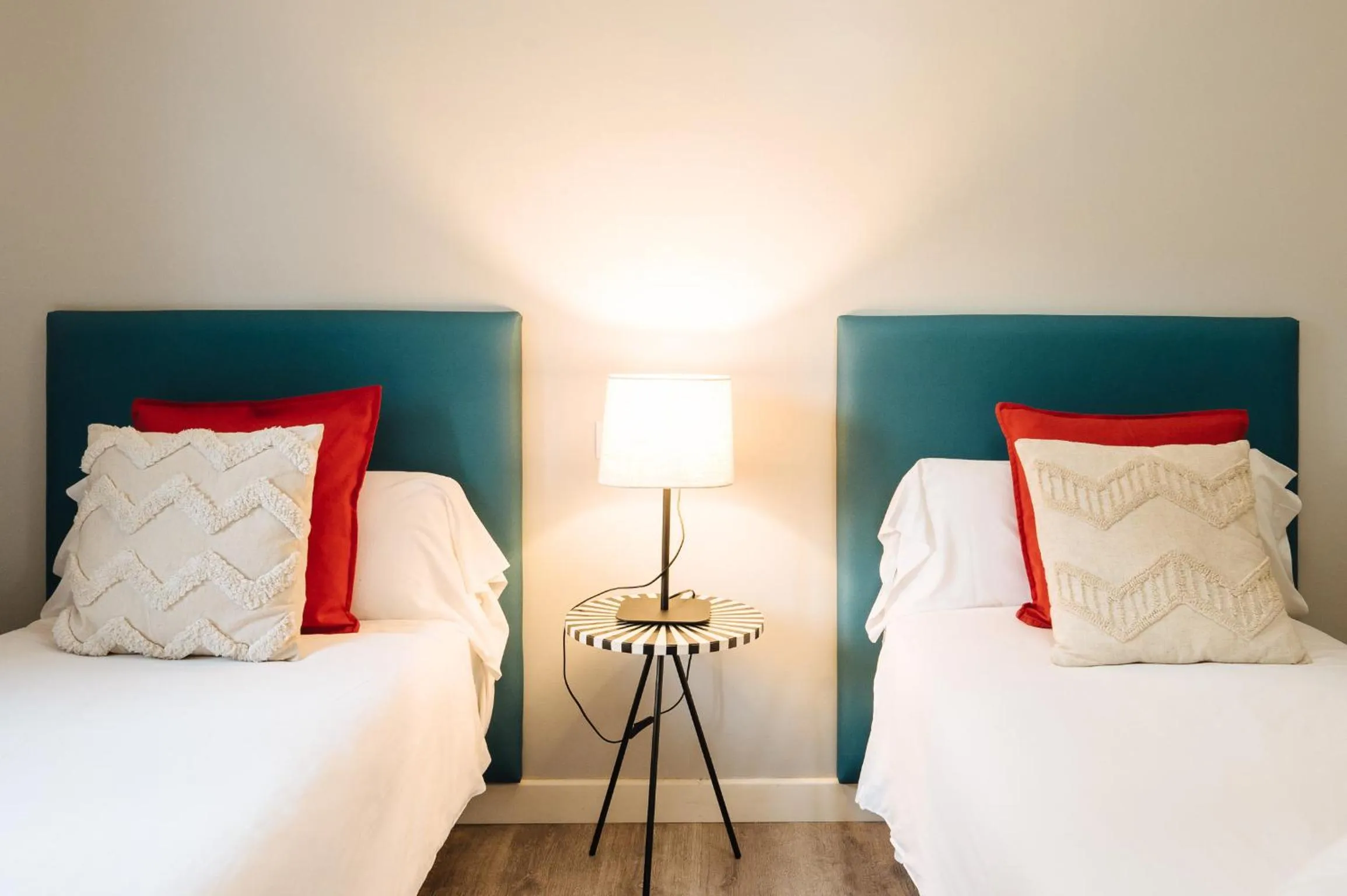 Bed in The Zentral Suites & Apartments