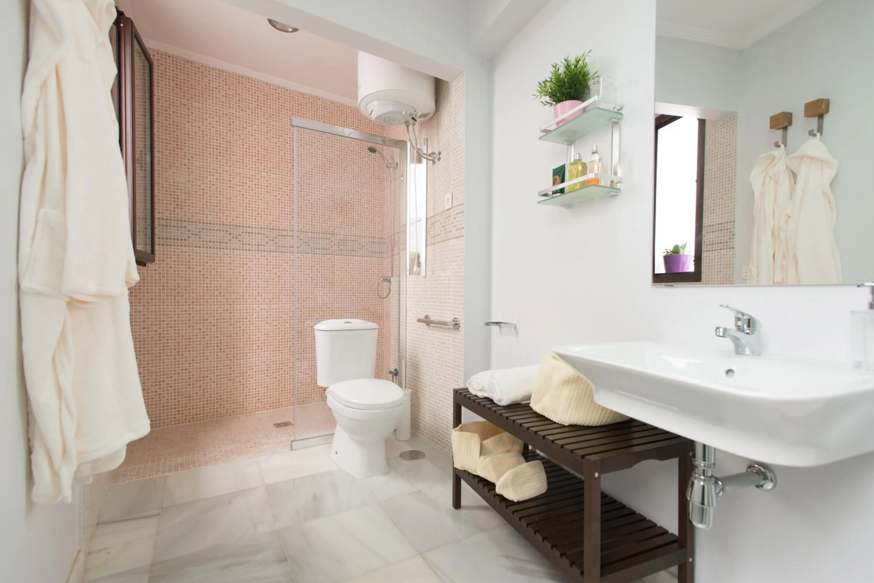 Bathroom in The Zentral Suites & Apartments